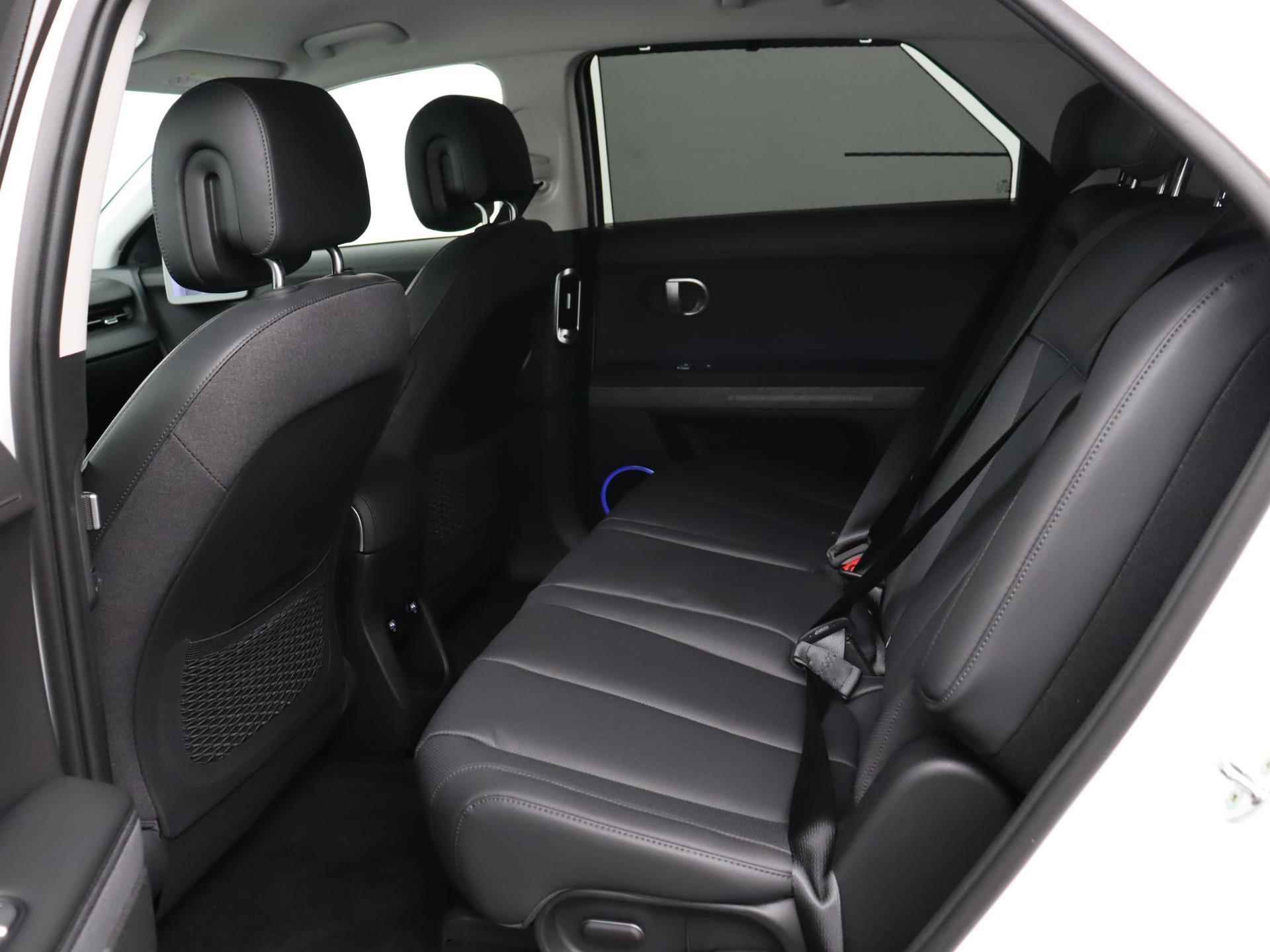 Hyundai IONIQ 5 77 kWh Lounge AWD incl. €12.500,- korting - 30/35
