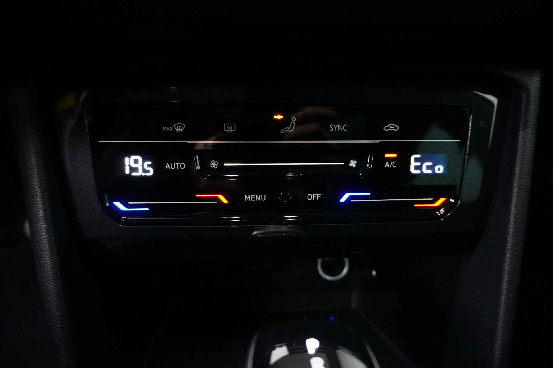 Volkswagen Tiguan 1.4 TSI 245 pk eHybrid | Elektrisch panoramadak | Digital cockpit | - 22/33