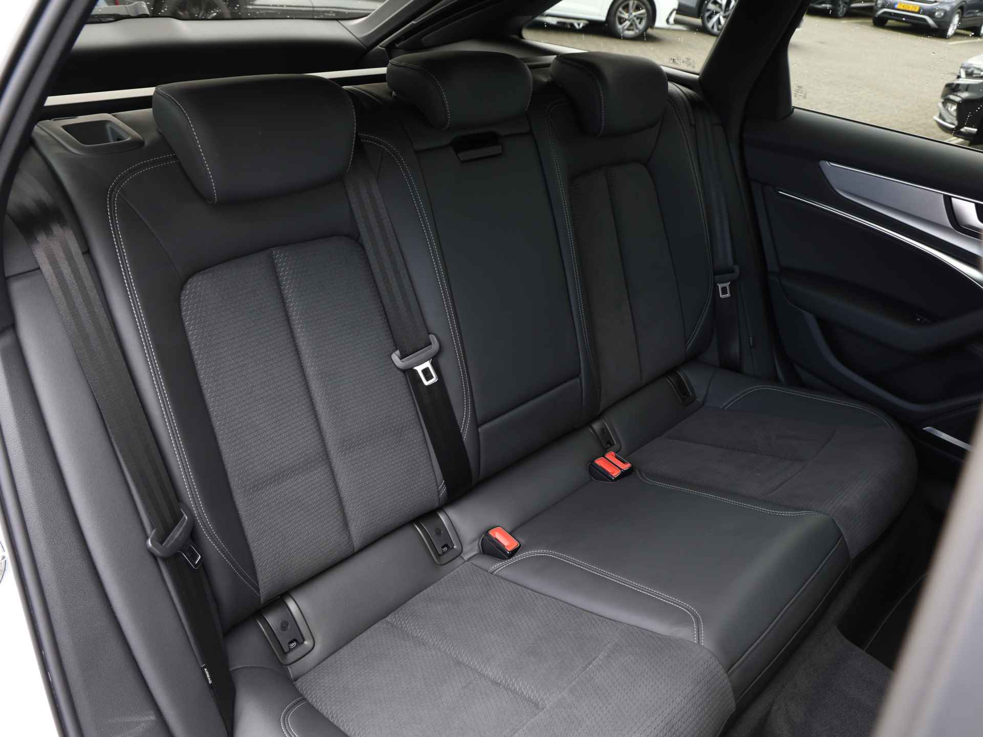 Audi A6 Avant 50 TFSI e quattro S edition 299pk | Pano | B&O | Trekhaak | Elek. stoelen | Adaptive cruise | Dodehoekdetectie | Keyless | Camera | Stoelverwarming - 43/49