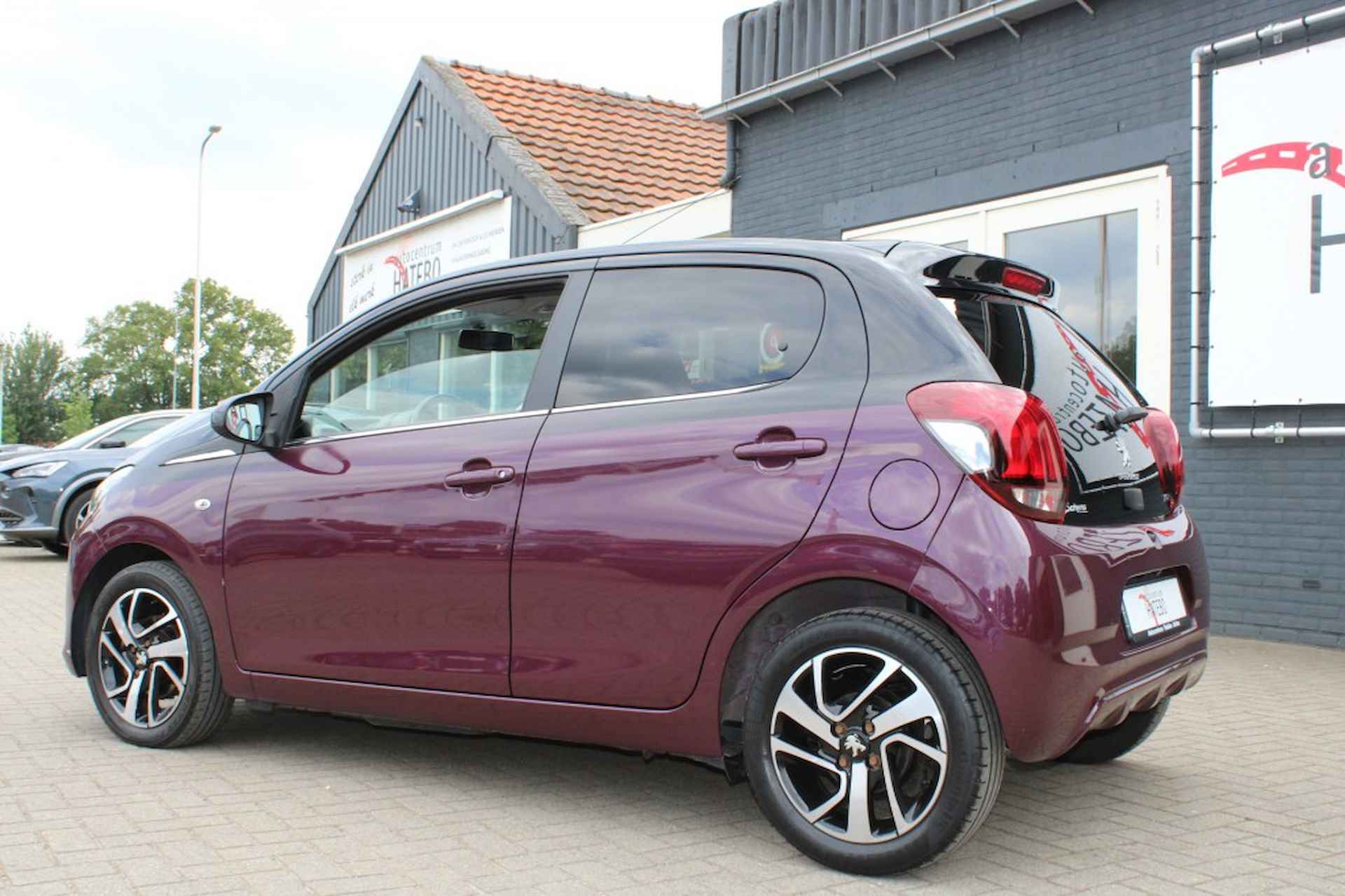 PEUGEOT 108 1.0 E-VTI Airco Camera Cruise Bluetooth Two Tone - 2/24