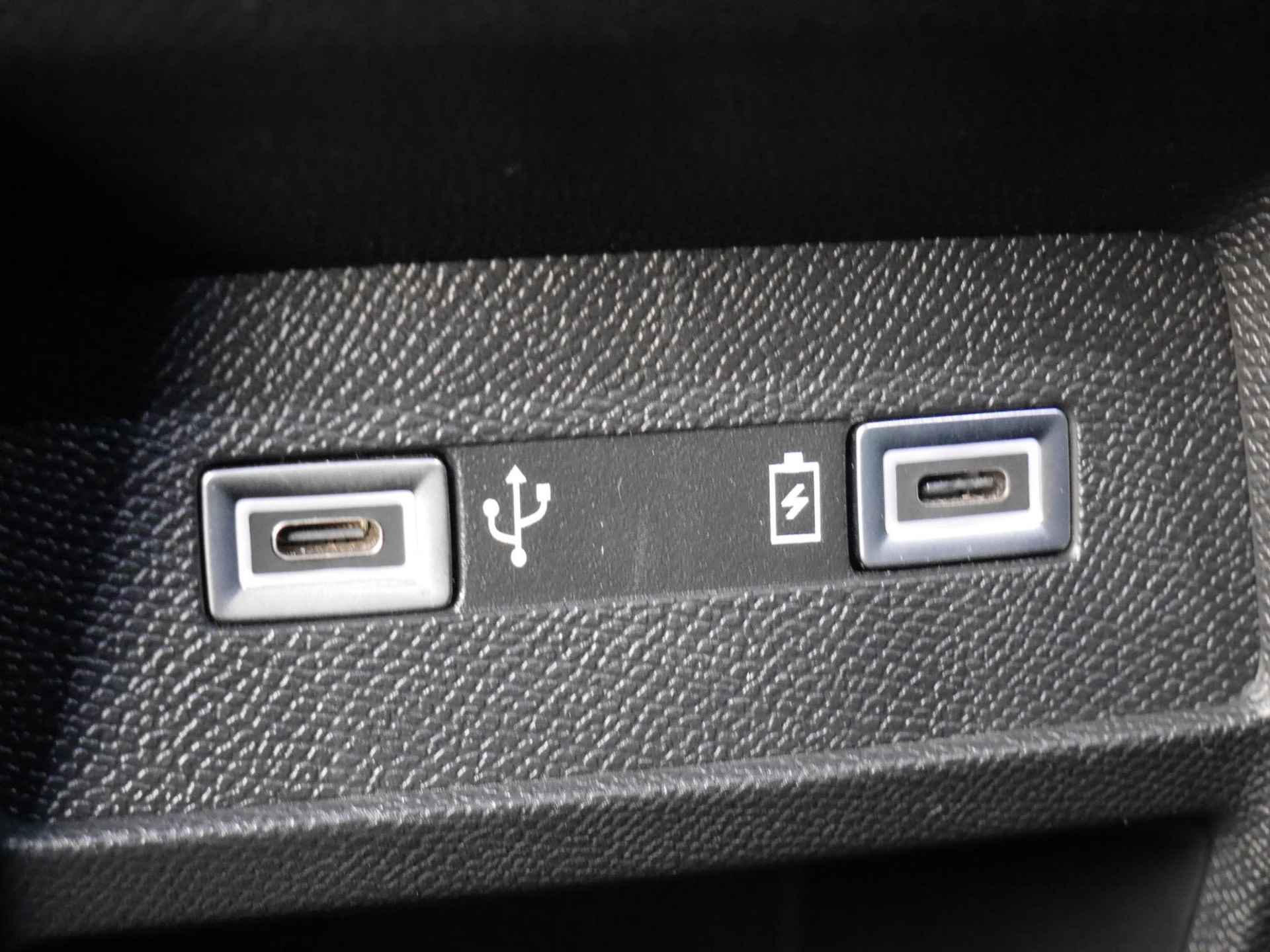 Peugeot 308 1.6 HYbrid 225pk GT | Stoel/Stuurverwarming | Focal Hi-Fi | Voorruitverwarming - 24/53