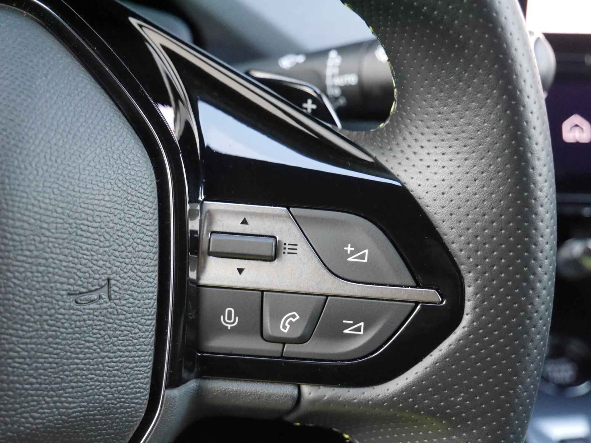 Peugeot 308 1.6 HYbrid 225pk GT | Stoel/Stuurverwarming | Focal Hi-Fi | Voorruitverwarming - 33/53