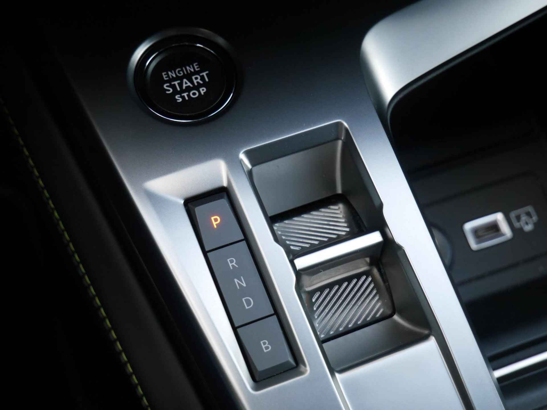 Peugeot 308 1.6 HYbrid 225pk GT | Stoel/Stuurverwarming | Focal Hi-Fi | Voorruitverwarming - 45/53
