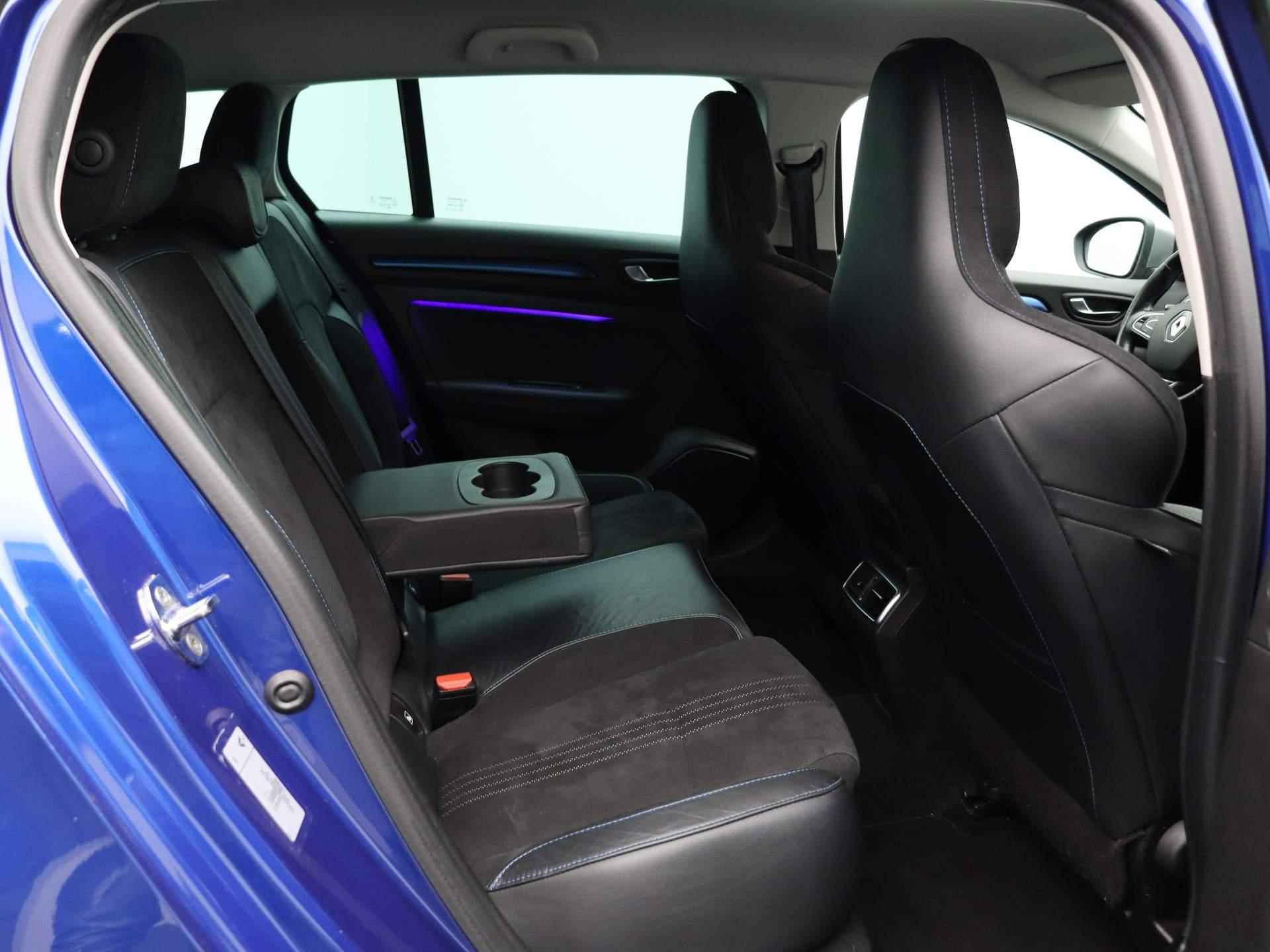 Renault Mégane Estate TCe 140pk GT-Line | Stoelverwarming | Sportstoelen | Dealer onderhouden | BOSE | - 8/56