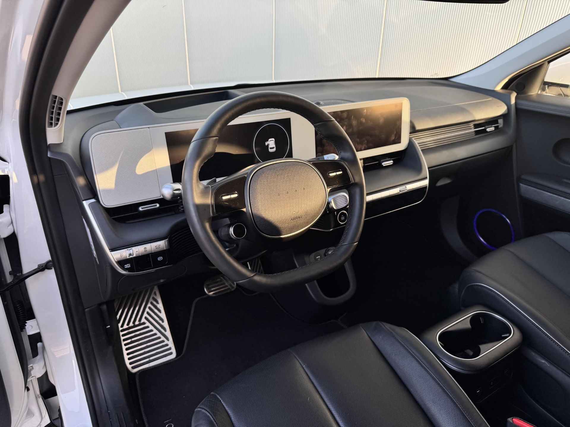 Hyundai IONIQ 5 Lounge 73kWh /Lederen bekleding /Navigatiesysteem full map /Voorstoelen verwarmd en geventileerd /Apple Carplay-Android Auto /Climate control / - 21/36