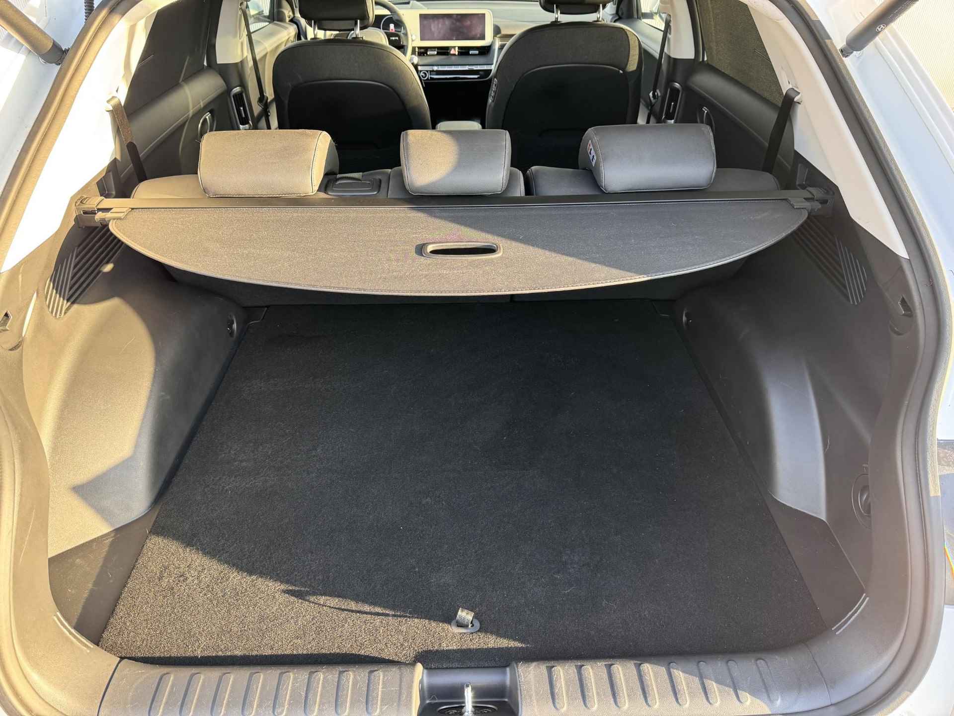 Hyundai IONIQ 5 Lounge 73kWh /Lederen bekleding /Navigatiesysteem full map /Voorstoelen verwarmd en geventileerd /Apple Carplay-Android Auto /Climate control / - 24/36