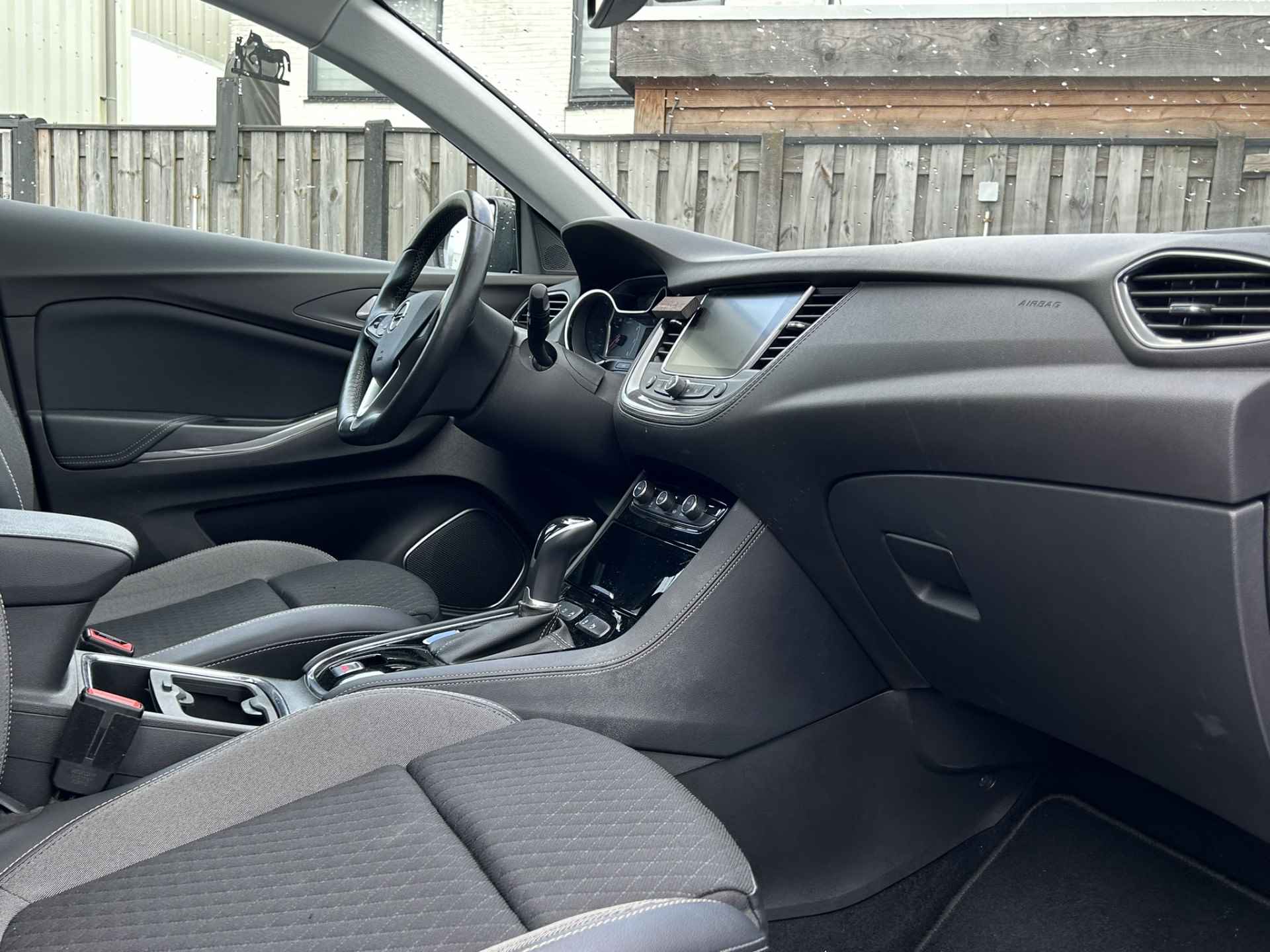 Opel Grandland X 1.6 Turbo 180pk Automaat | TREKHAAK 1600kg | AGR stoelen | Panoramadak | Stoelverwarming vóór en achter | Stuur- en voorruitverw Elektrische achterklep | 19 inch LM velgen | DAB+ radio | Zelfdimmende binnenspiegel | - 15/34