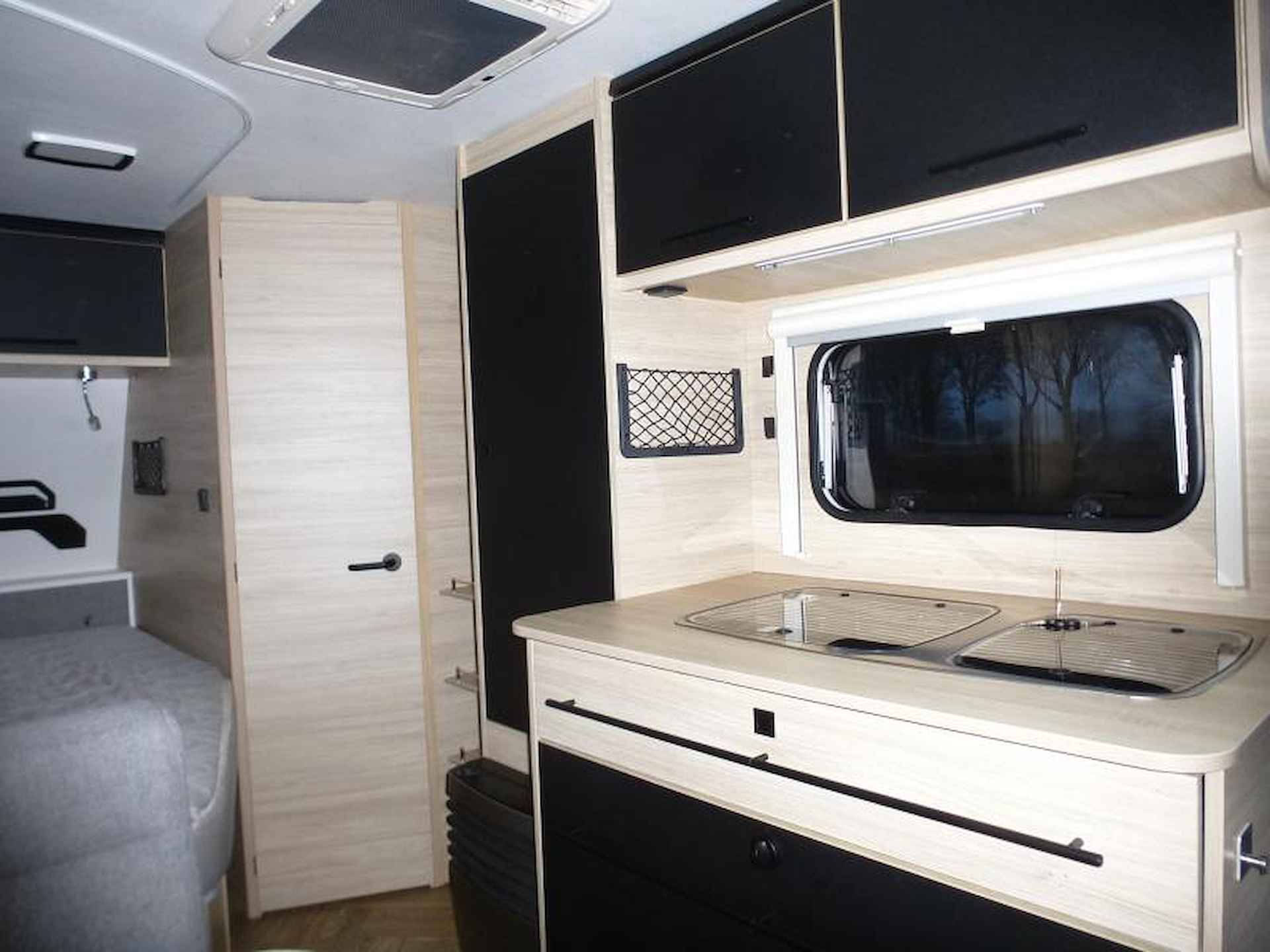 Caravelair Sport Line 476 met stapelbed - 8/11