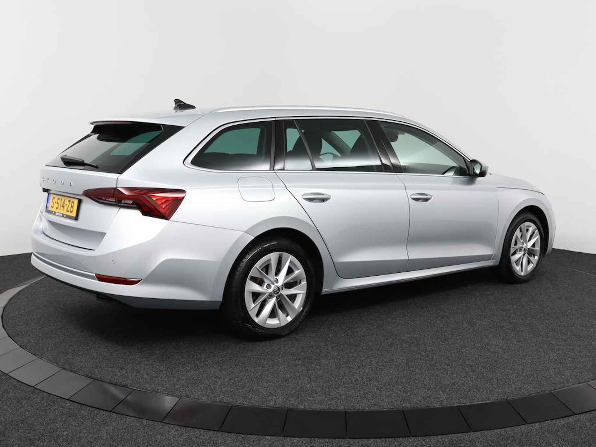 Skoda Octavia Combi 1.0 110Pk TSI Business Edition Plus - 2/59