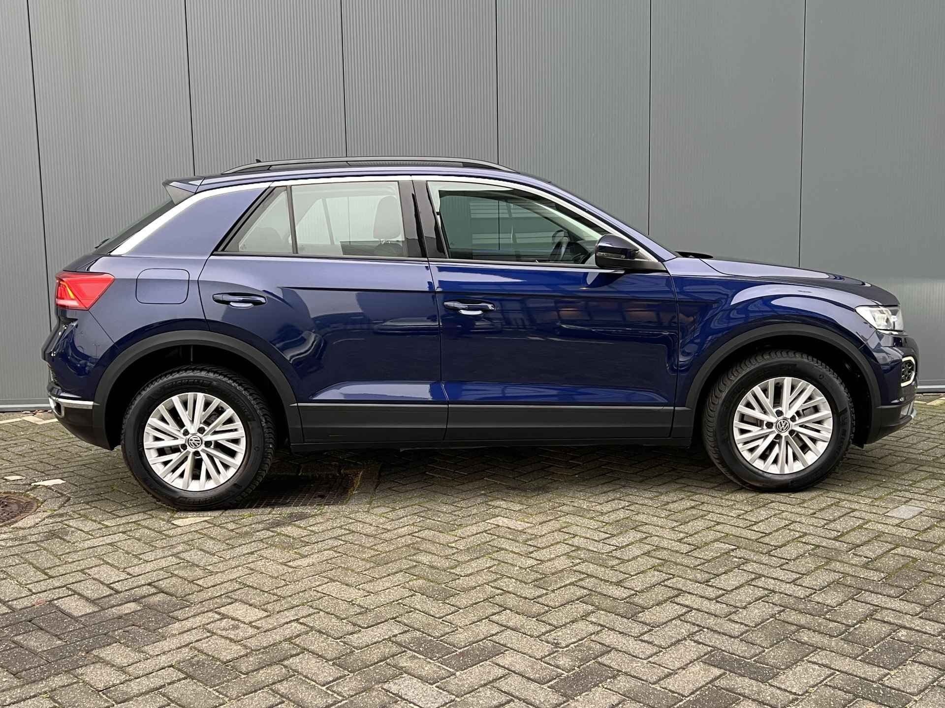 Volkswagen T-Roc 1.0 TSI 115pk Style | Climate controle | Stoelverwarming | Adaptive Cruise controle | Parkeersensoren voor en achter | LED kopla - 4/27