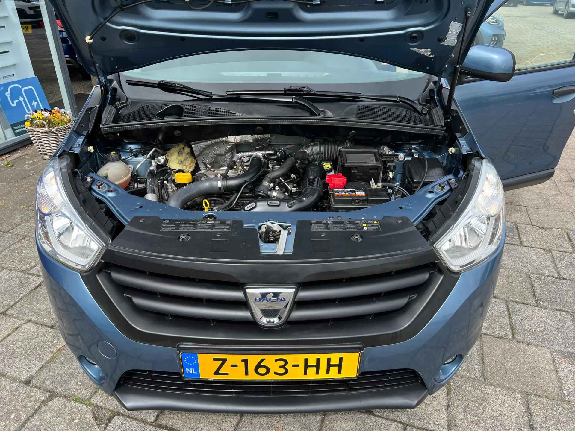 Dacia DOKKER 1.2 TCe Lauréate, Linker schuifdeur, Navigatie-pack, PDC achter enz.. - 38/39