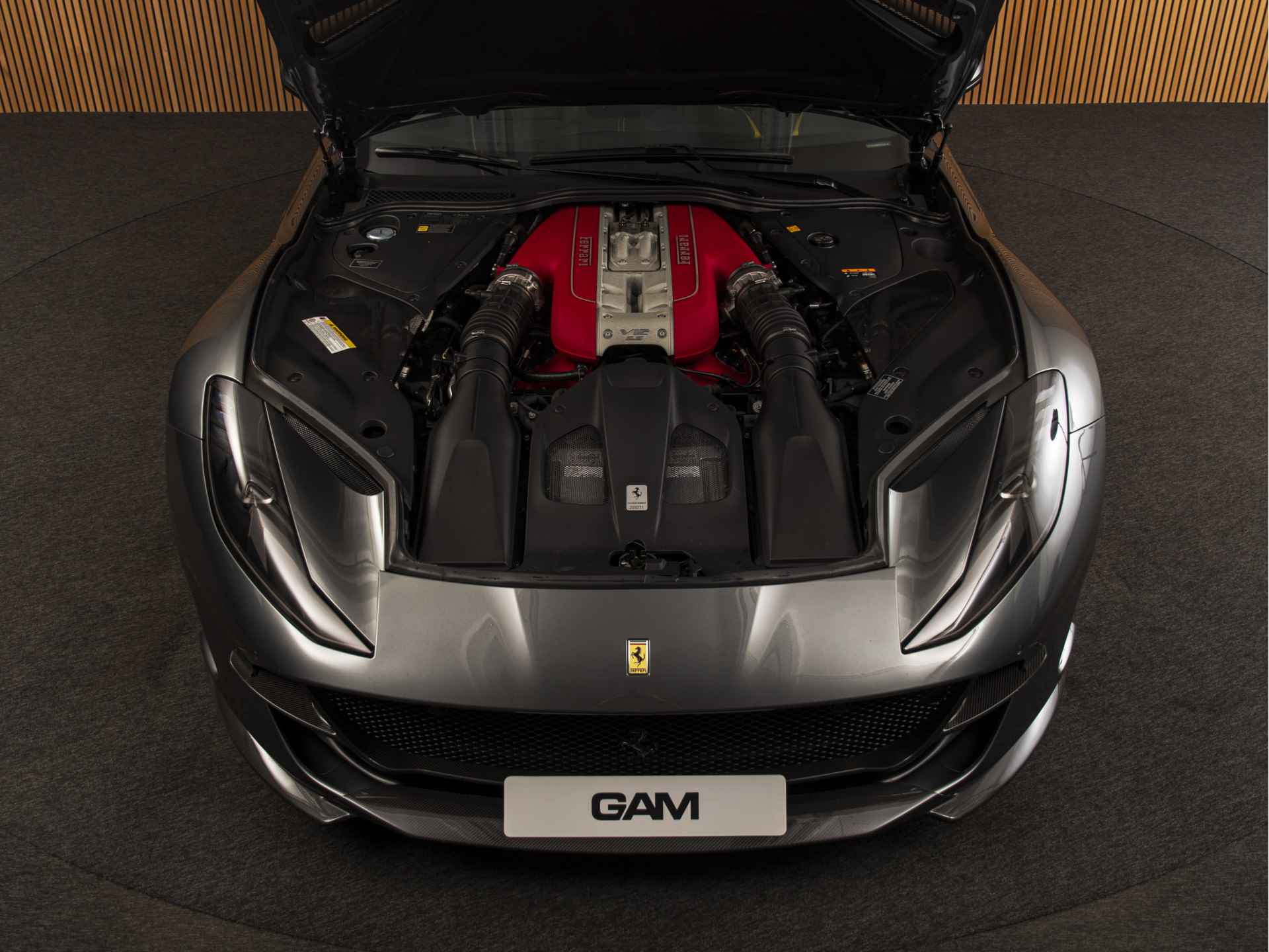 Ferrari 812 6.5 V12 Superfast HELE - 13/54