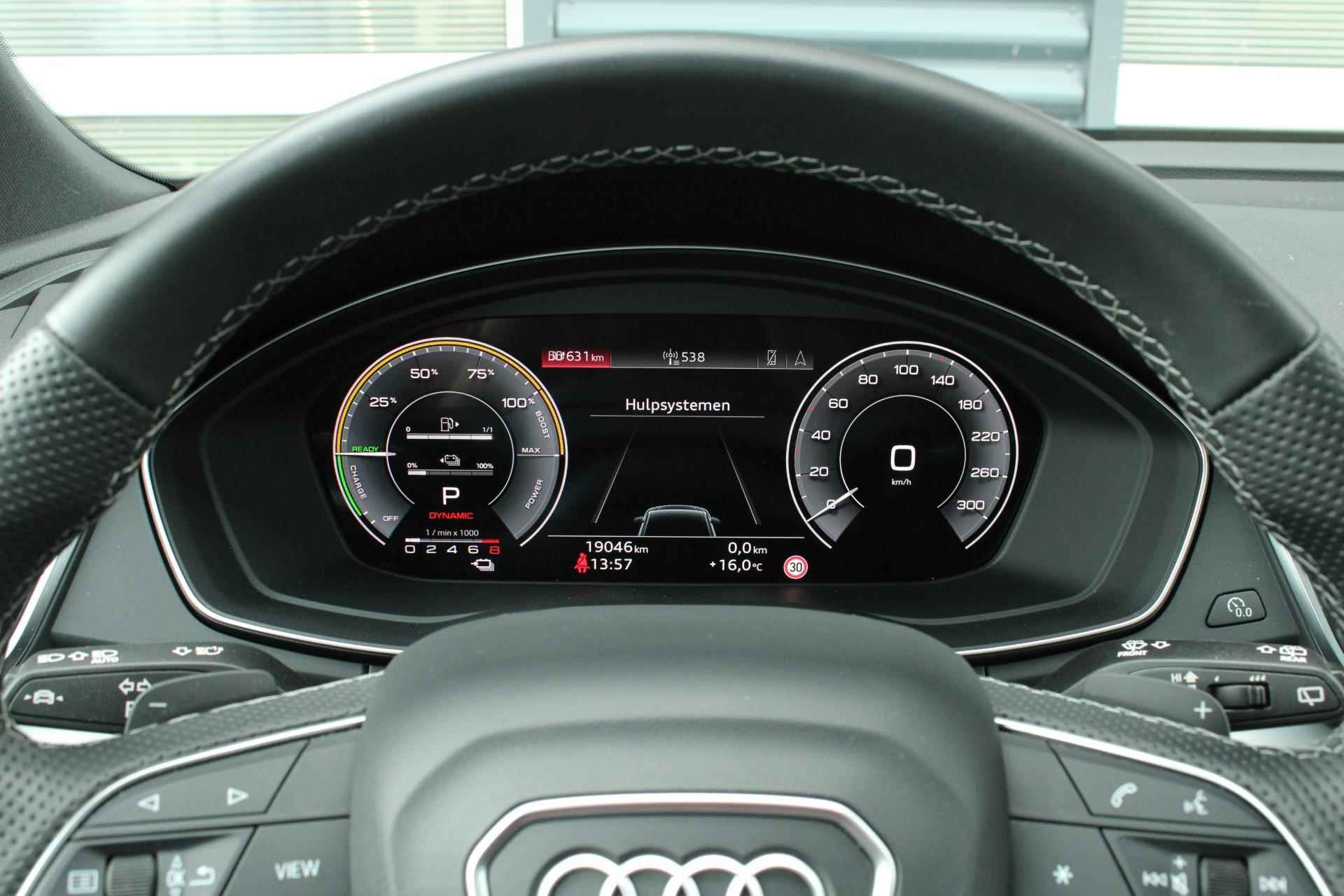 Audi Q5 55 TFSI e 367pk S edition | Panoramadak | Matrix LED + OLED Achter | Ambient Plus | Audi Connect Key | 20" Velgen - 22/67