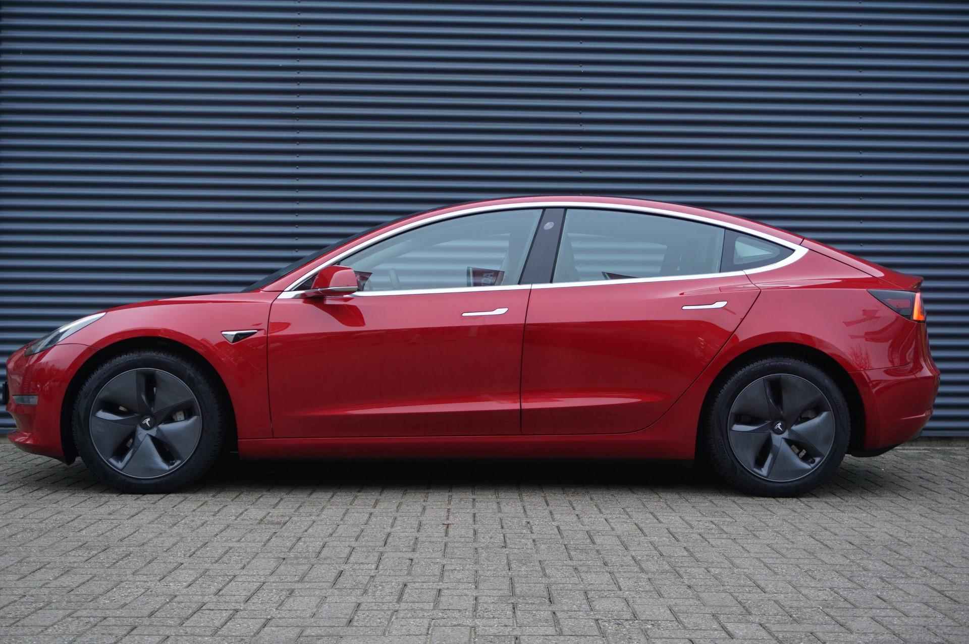 Tesla Model 3 350pk Long Range AWD 75 kWh | Stoelverwarming Voor & Achter | Achteruitrijcamera | FSD Mogelijkheid - 12/31