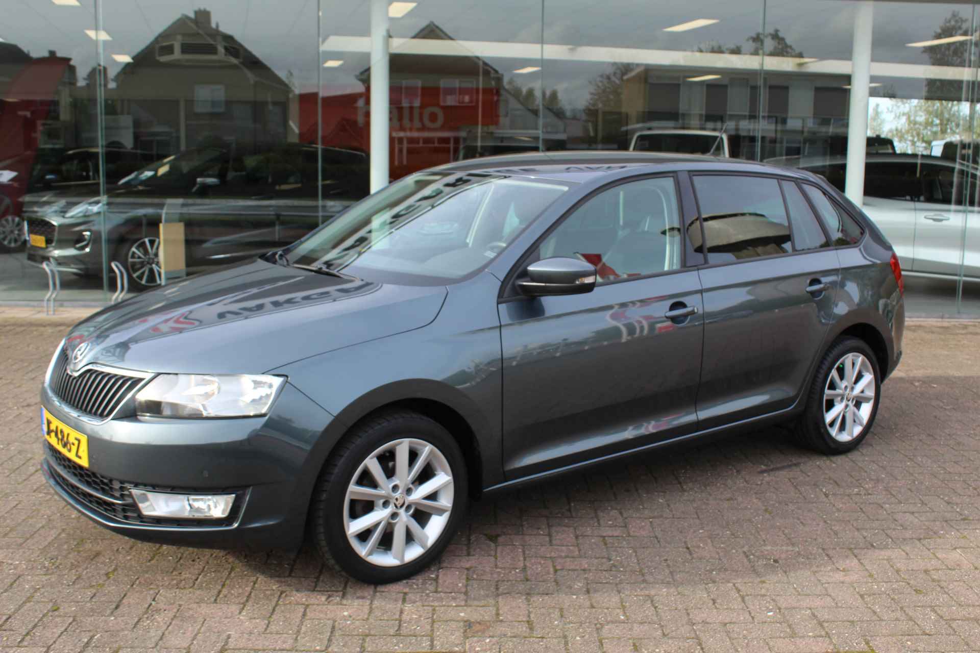 Škoda Rapid Spaceback 1.2 TSI Greentech JOY , Automaat, Unieke auto Climate control , cruise control , Navigatie, Bluetooth , Trekhaak LM velgen , Parkeer sensoren v+a - 3/41