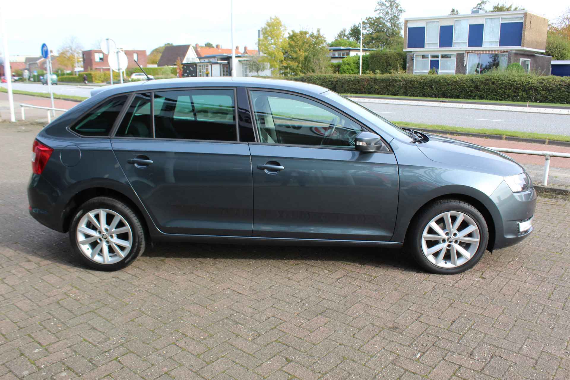 Škoda Rapid Spaceback 1.2 TSI Greentech JOY , Automaat, Unieke auto Climate control , cruise control , Navigatie, Bluetooth , Trekhaak LM velgen , Parkeer sensoren v+a - 36/41