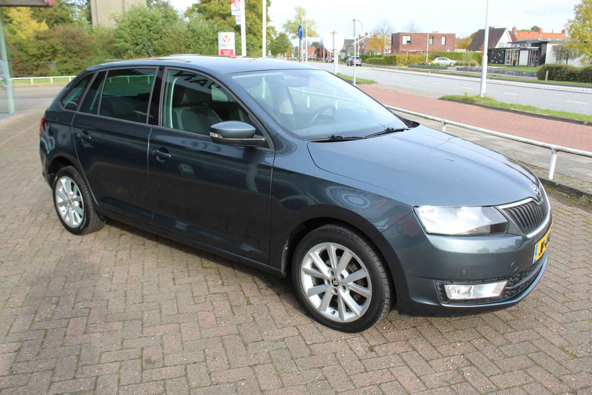 Škoda Rapid Spaceback 1.2 TSI Greentech JOY , Automaat, Unieke auto Climate control , cruise control , Navigatie, Bluetooth , Trekhaak LM velgen , Parkeer sensoren v+a - 37/41