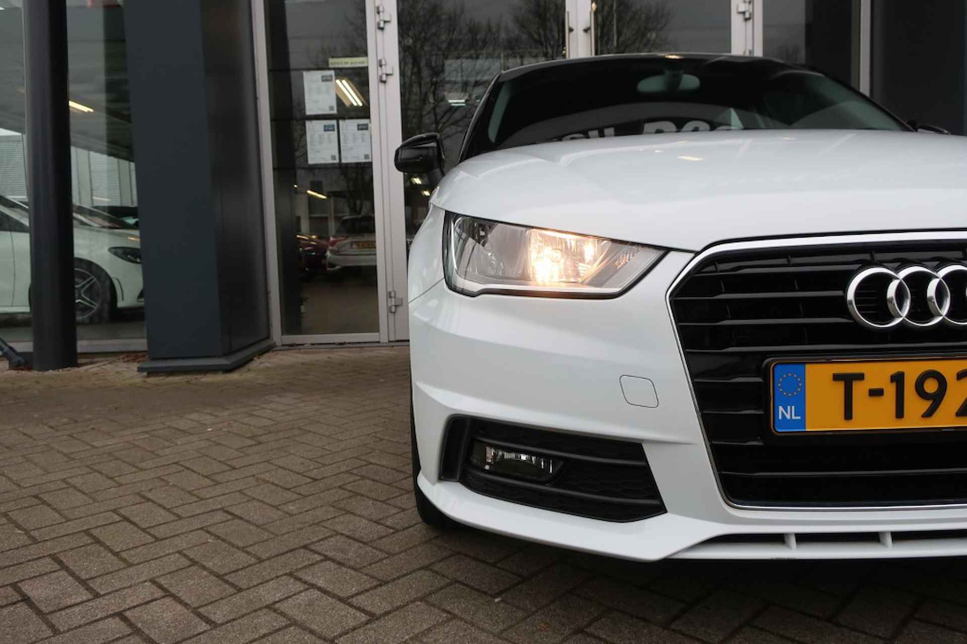 AUDI A1 1.0 TFSI 95PK, Airco, PDC, Lichtsensor, etc. - 10/31