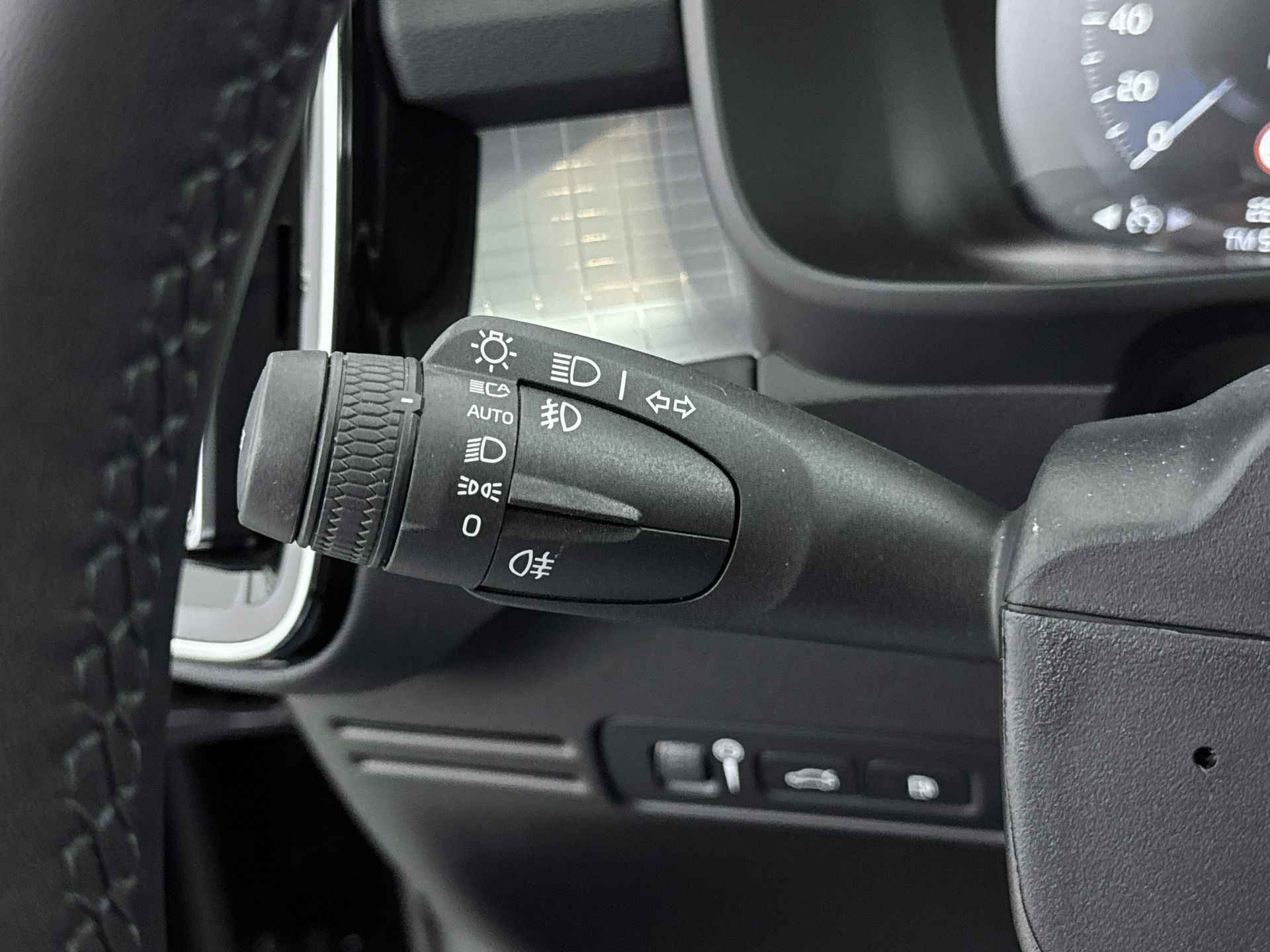 Volvo XC40 T4 211pk RECHARGE INSCRIPTION EXPRESSION | Navigatie | Stoelverwarming | Elektrische stoelbediening | - 15/28