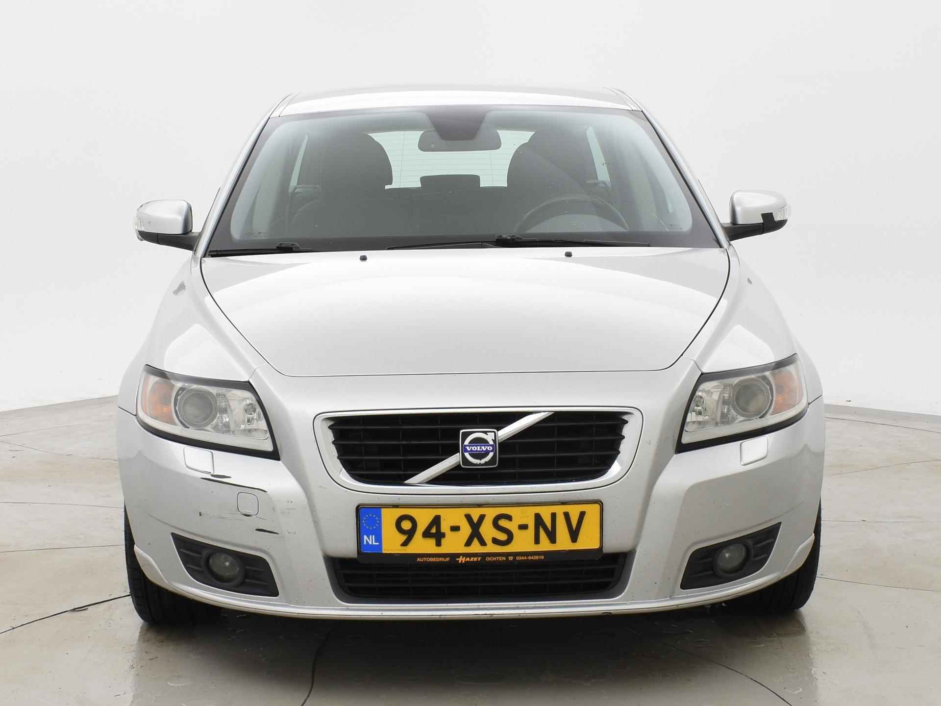 Volvo V50 2.4 D5 180 PK GEARTRONIC AUTOMAAT + TREKHAAK - 8/26