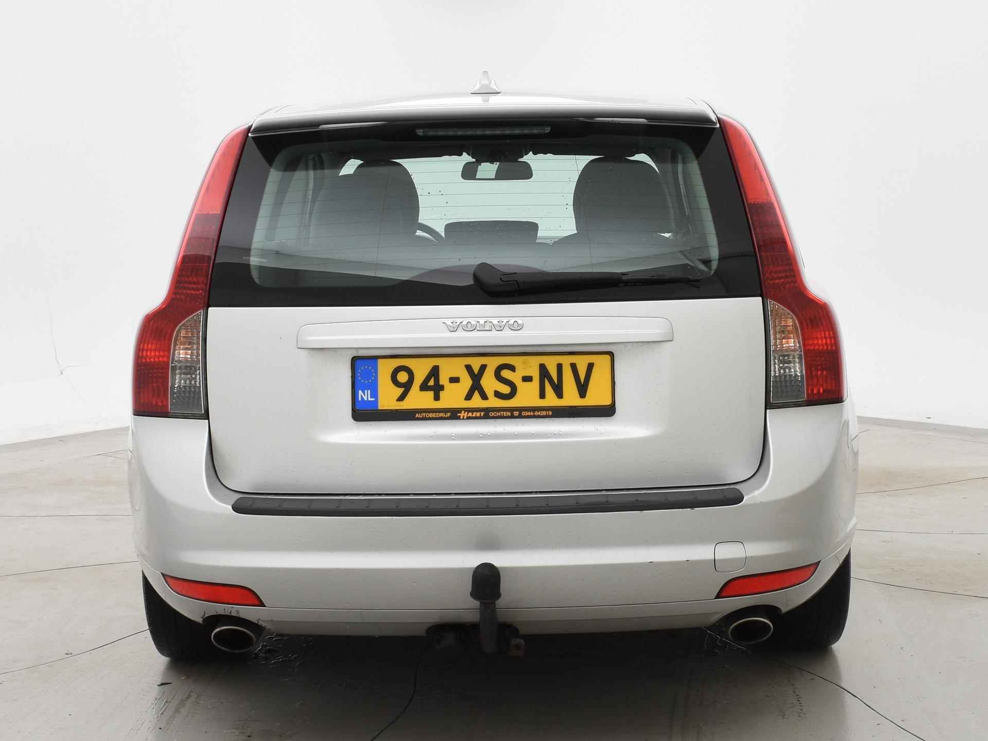 Volvo V50 2.4 D5 180 PK GEARTRONIC AUTOMAAT + TREKHAAK - 9/26