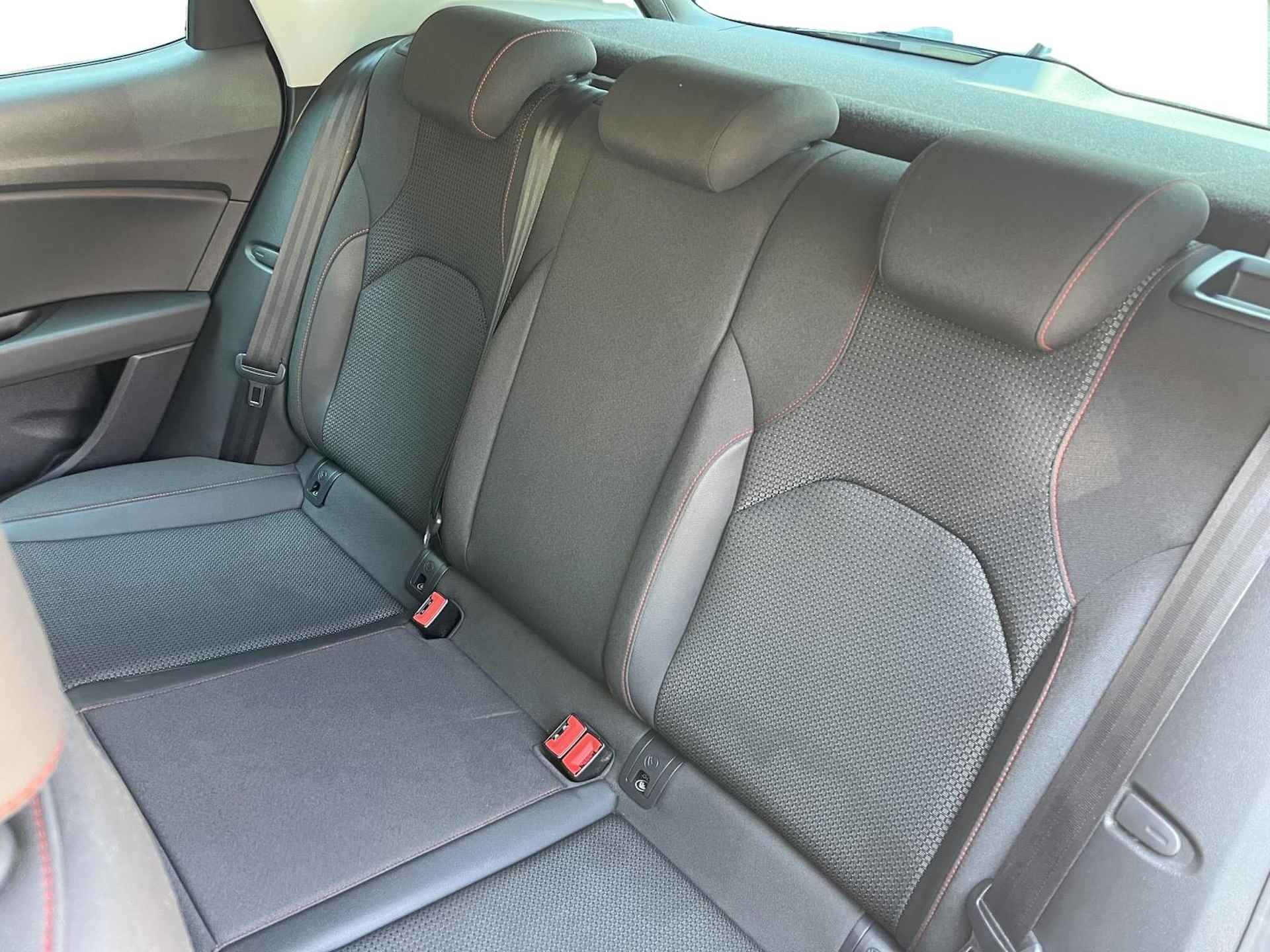 SEAT Leon 1.8 TSI FR Climate control, Apple Carplay, Cruise control, 17"Lichtmetalen velgen, USB/AUX, Elektrische ramen V+A, Isofix, Multifunctioneel stuurwiel, LED (MET GARANTIE*) - 12/32