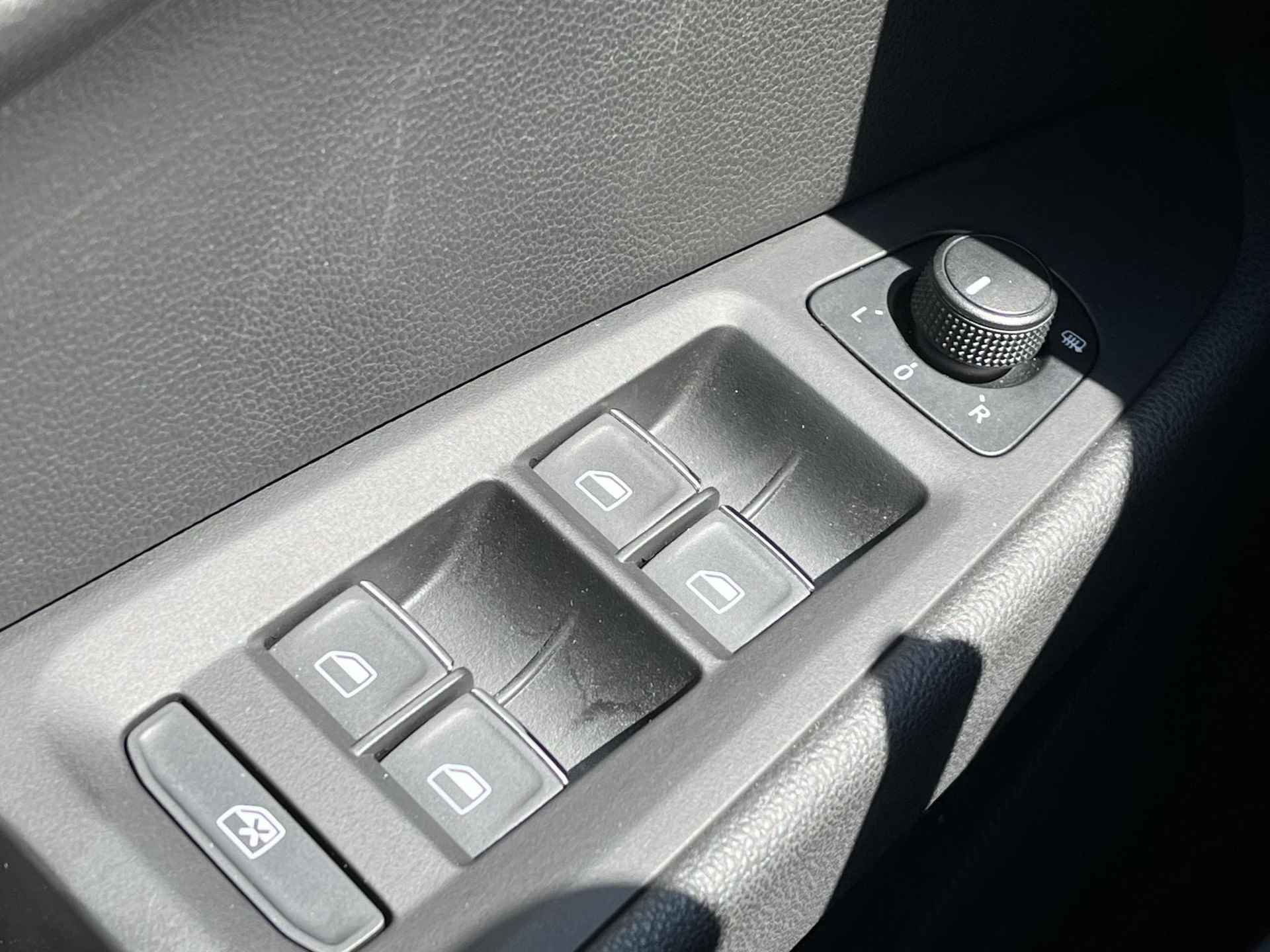 SEAT Leon 1.8 TSI FR Climate control, Apple Carplay, Cruise control, 17"Lichtmetalen velgen, USB/AUX, Elektrische ramen V+A, Isofix, Multifunctioneel stuurwiel, LED (MET GARANTIE*) - 15/32