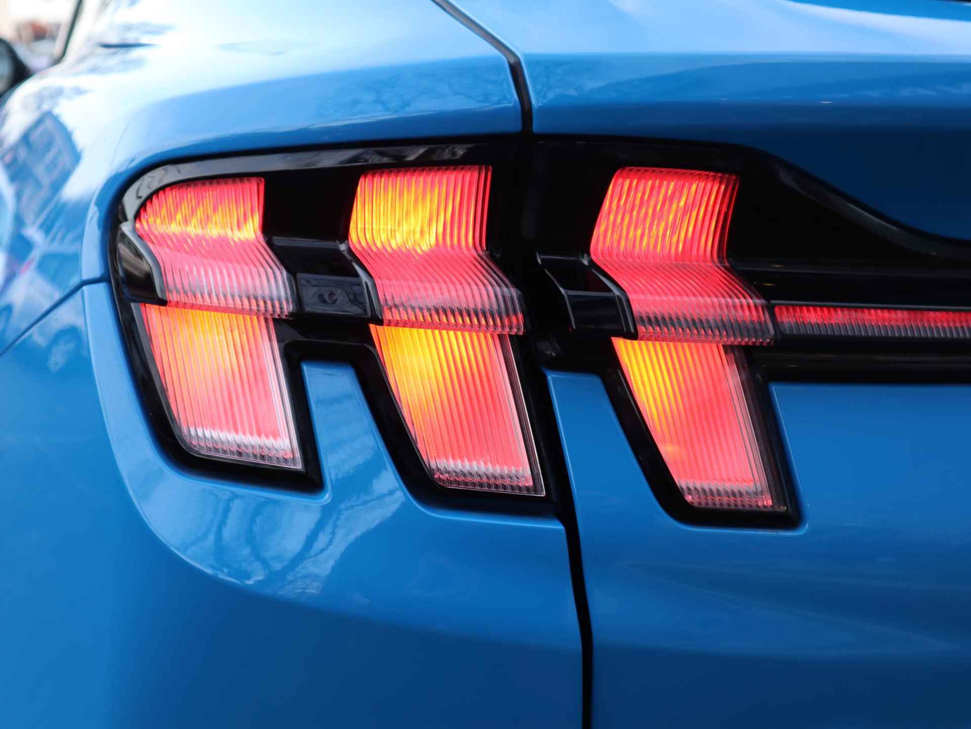 Ford Mustang Mach-E 98kWh AWD Premium | 19" Lichtmetalen velgen | B&O Premium Audio | Led verlichting | 360° Camera | Dodehoek detectie | Panorama dak | Lederen bekleding | El. verstelbare voorstoelen | - 14/58