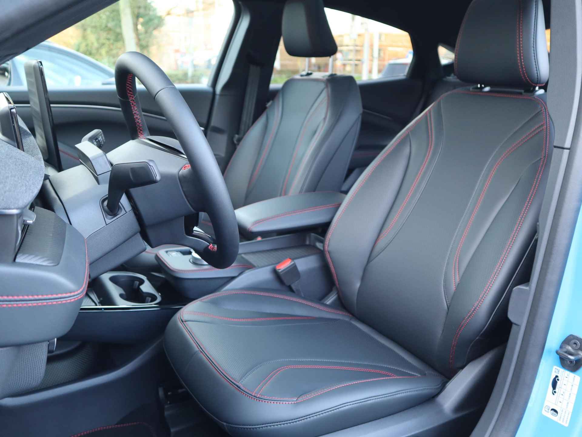 Ford Mustang Mach-E 98kWh AWD Premium | 19" Lichtmetalen velgen | B&O Premium Audio | Led verlichting | 360° Camera | Dodehoek detectie | Panorama dak | Lederen bekleding | El. verstelbare voorstoelen | - 22/58