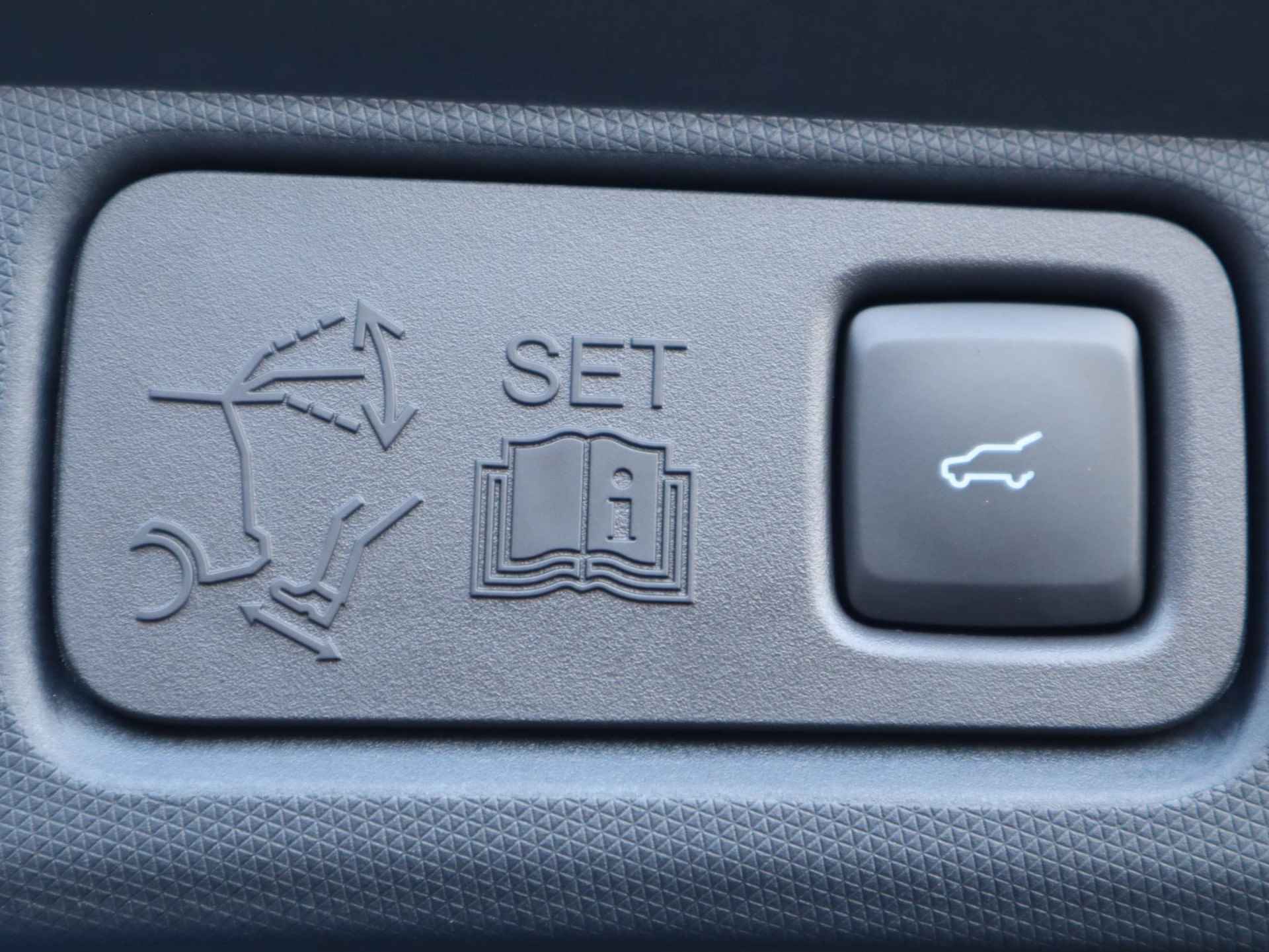 Ford Mustang Mach-E 98kWh AWD Premium | 19" Lichtmetalen velgen | B&O Premium Audio | Led verlichting | 360° Camera | Dodehoek detectie | Panorama dak | Lederen bekleding | El. verstelbare voorstoelen | - 25/58