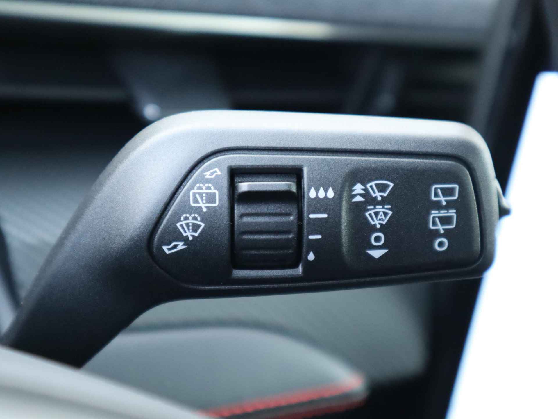 Ford Mustang Mach-E 98kWh AWD Premium | 19" Lichtmetalen velgen | B&O Premium Audio | Led verlichting | 360° Camera | Dodehoek detectie | Panorama dak | Lederen bekleding | El. verstelbare voorstoelen | - 40/58