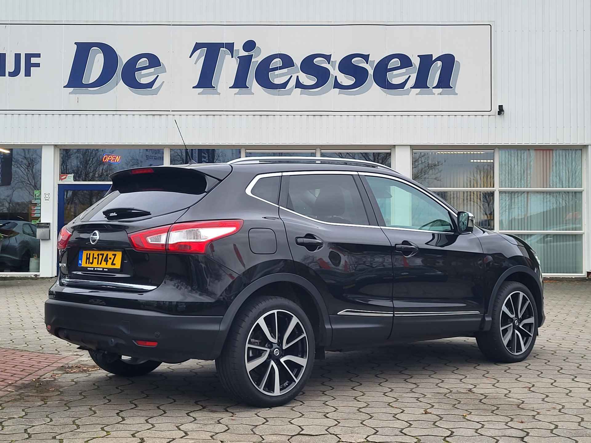 Nissan QASHQAI 1.2 Tekna Automaat, Panoramadak, Trekhaak, Rijklaar met beurt & garantie! - 4/29