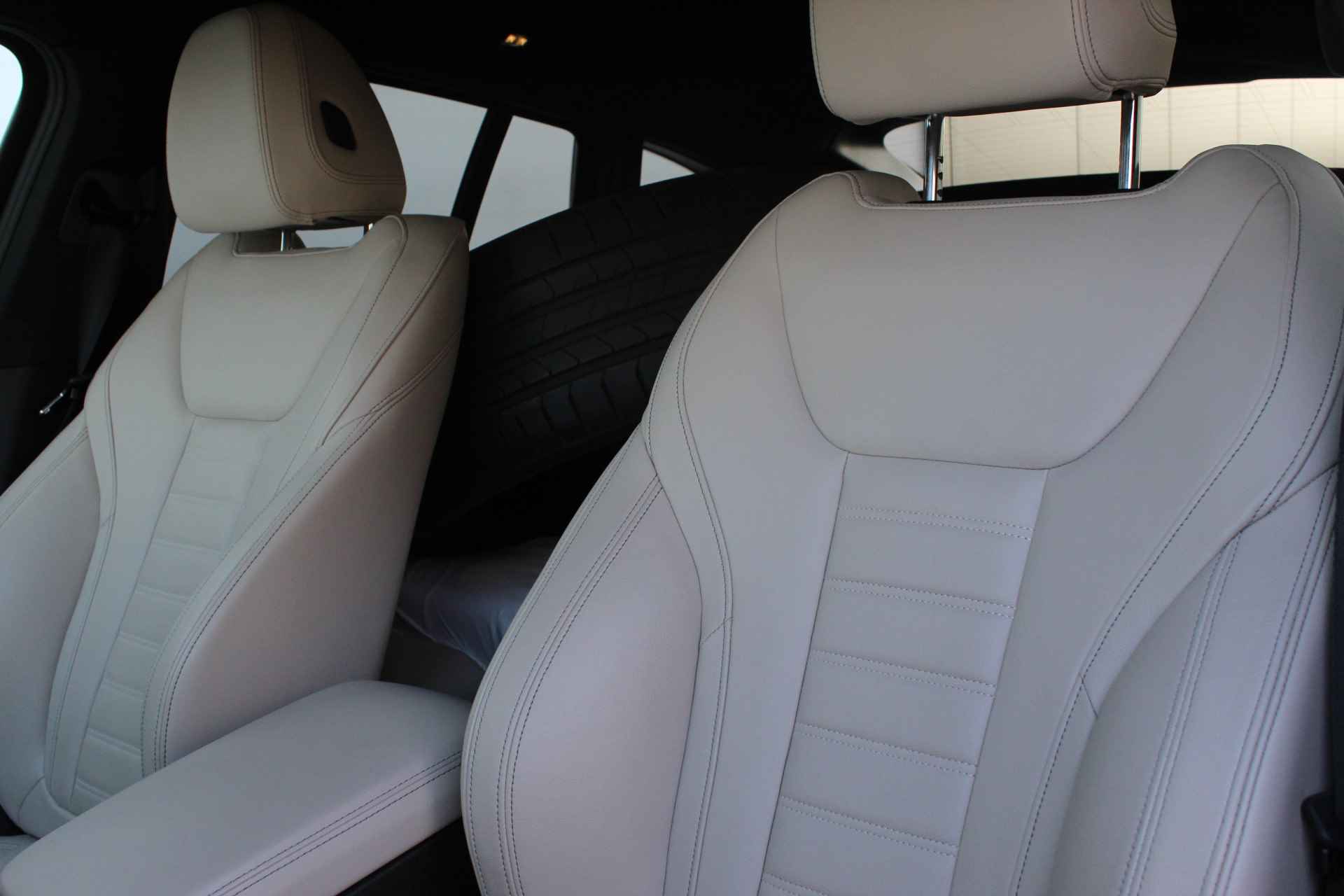 BMW X4 xDrive20i High Executive M Sport Automaat / Panoramadak / Sportstoelen / Adaptieve LED / Parking Assistant Plus / Comfort Access / Live Cockpit Professional - 13/28