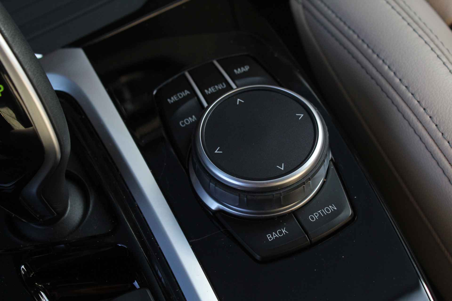 BMW X4 xDrive20i High Executive M Sport Automaat / Panoramadak / Sportstoelen / Adaptieve LED / Parking Assistant Plus / Comfort Access / Live Cockpit Professional - 22/28