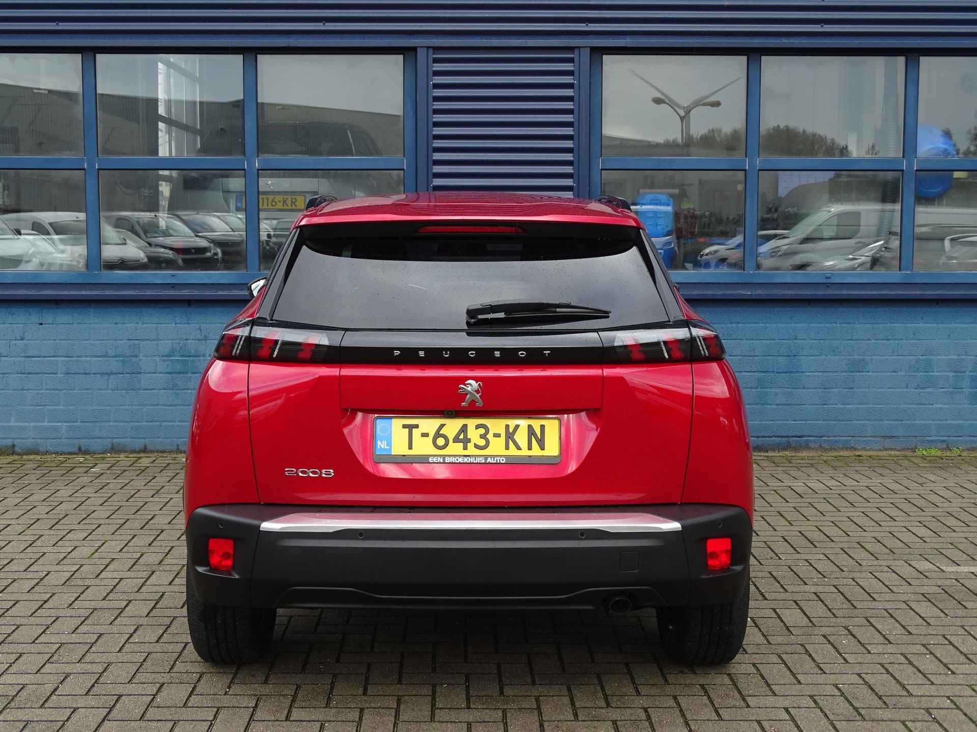 Peugeot 2008 1.2 PureTech Allure Pack Navigatie ,achteruitrij camera ,lichtmetalen velgen ,Keyless Entry - 3/23