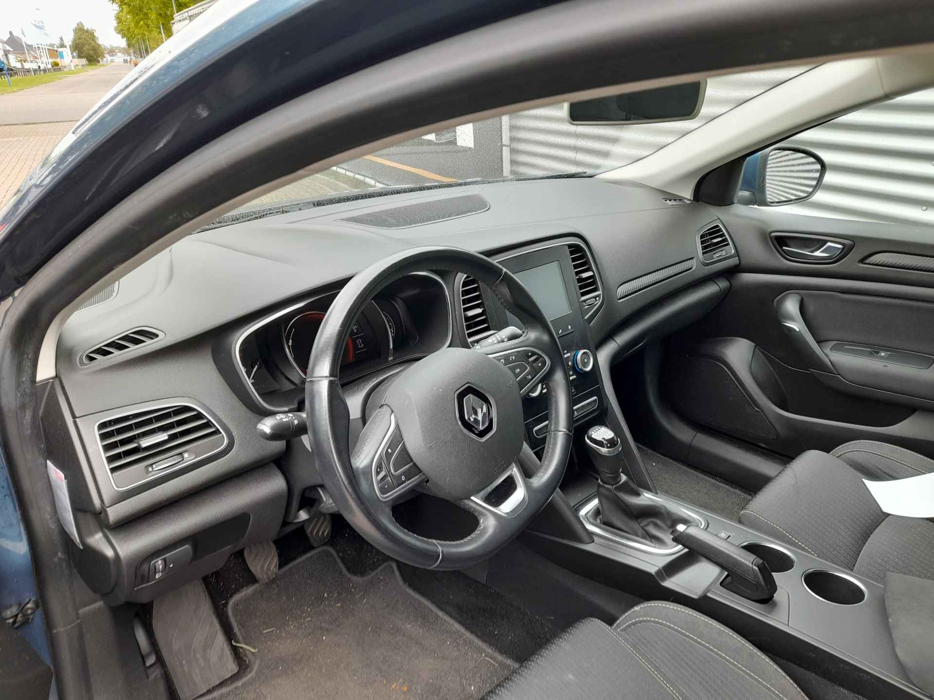 Renault Mégane Estate 1.2 TCe Zen met 1700 kg trekgewicht!! | Clima | Cruise control | Navigatie | LM Velgen | LED | DAB | RIJKLAARPRIJS INCL 12 MAANDEN GARANTIE EN BEURT - 7/19