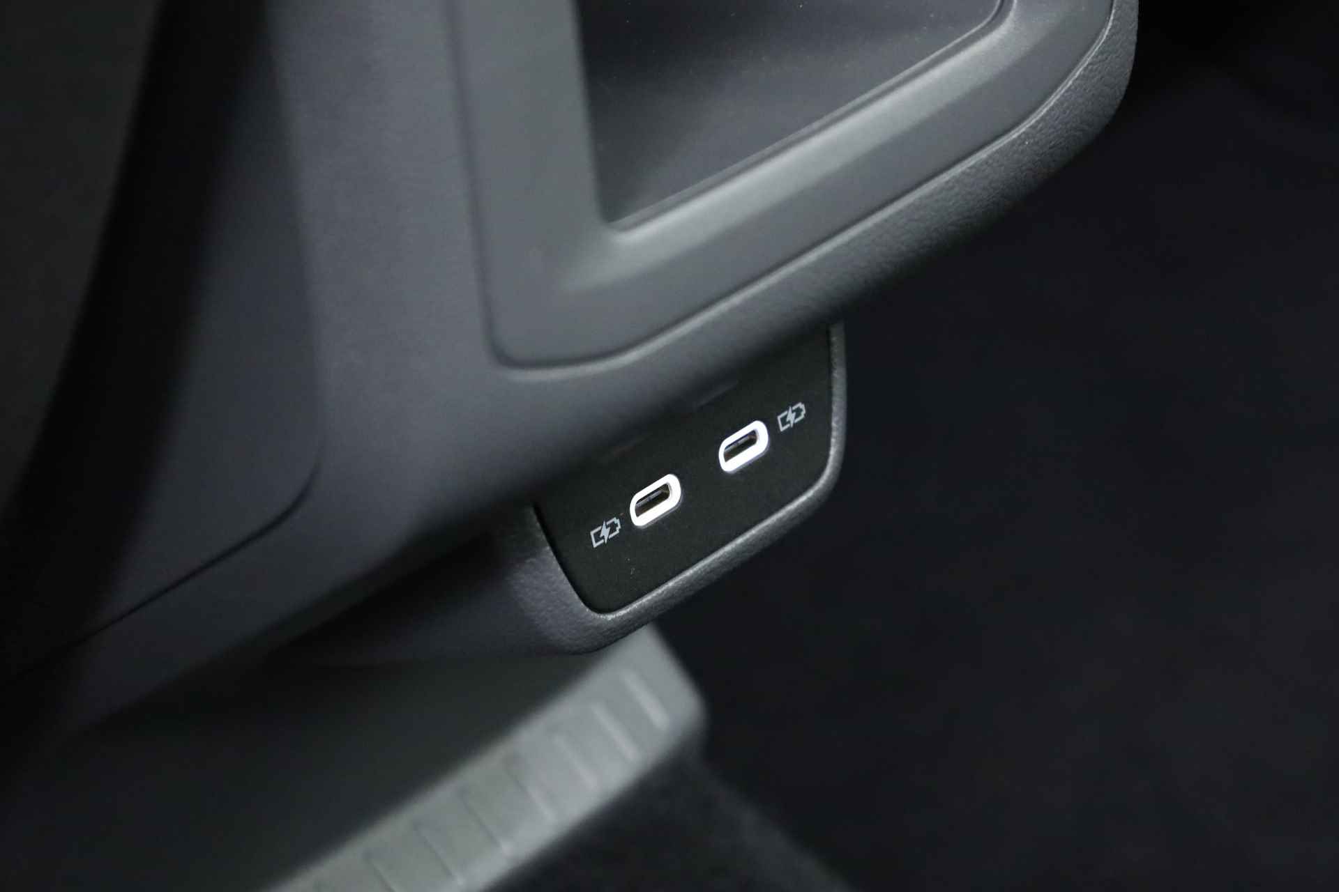 Volkswagen T-Cross 1.5 TSI 150pk DSG | Navi | Adapt. Cruise | PDC | Apple CarPlay | Trekhaak | Stoelverw. - 22/31