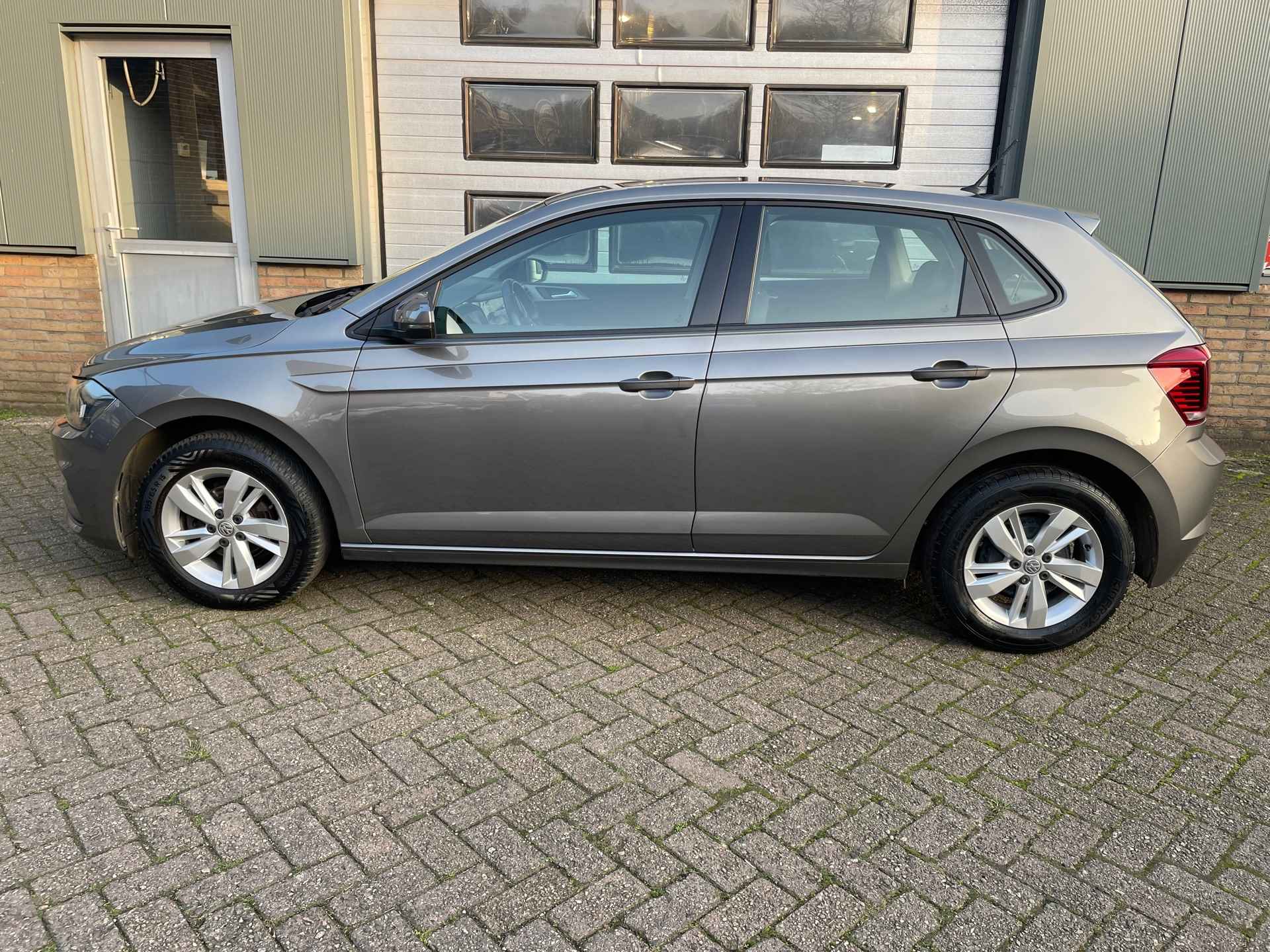 Volkswagen Polo 1.0 TSI Beats - 2/17