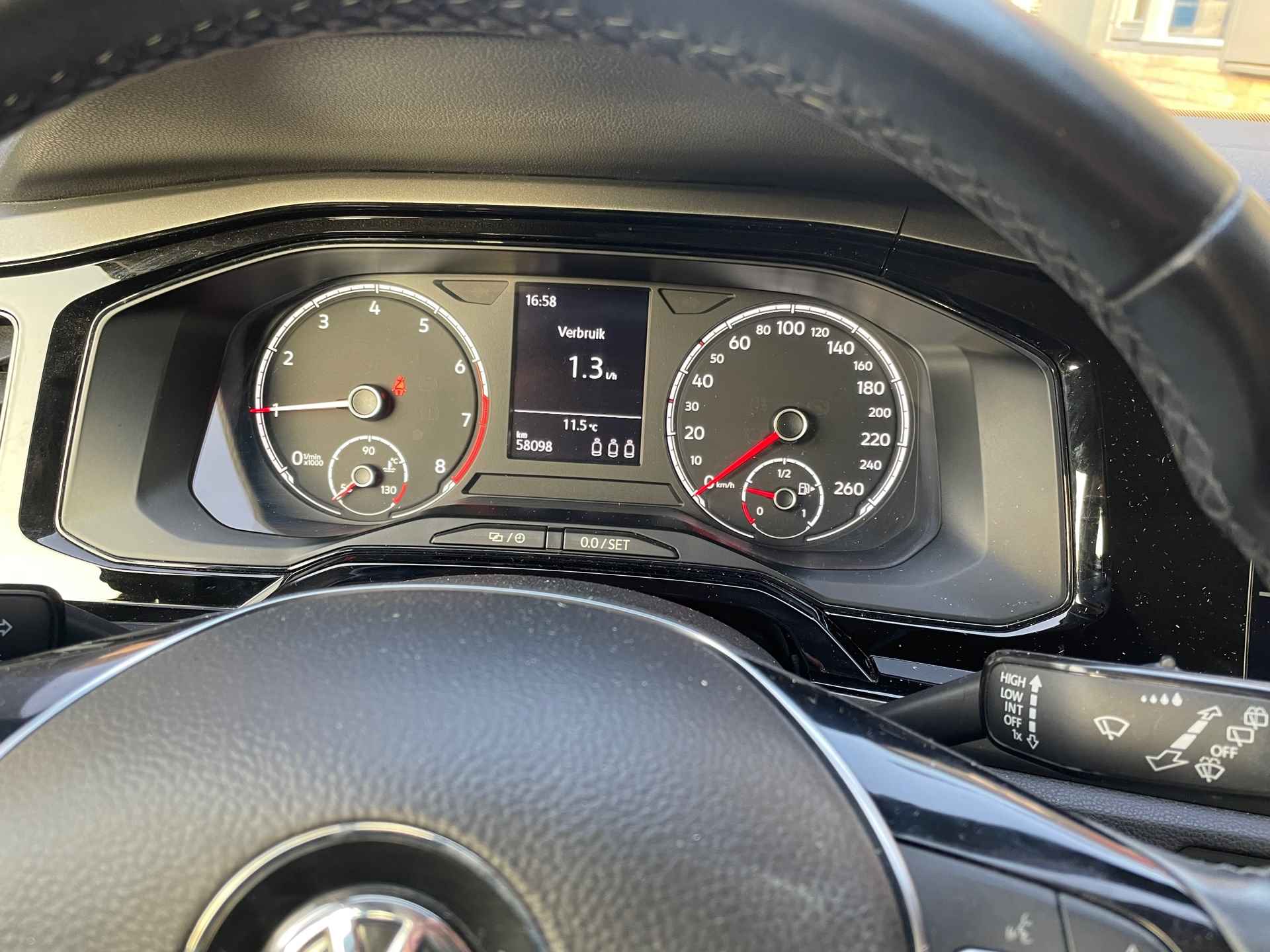 Volkswagen Polo 1.0 TSI Beats - 8/17