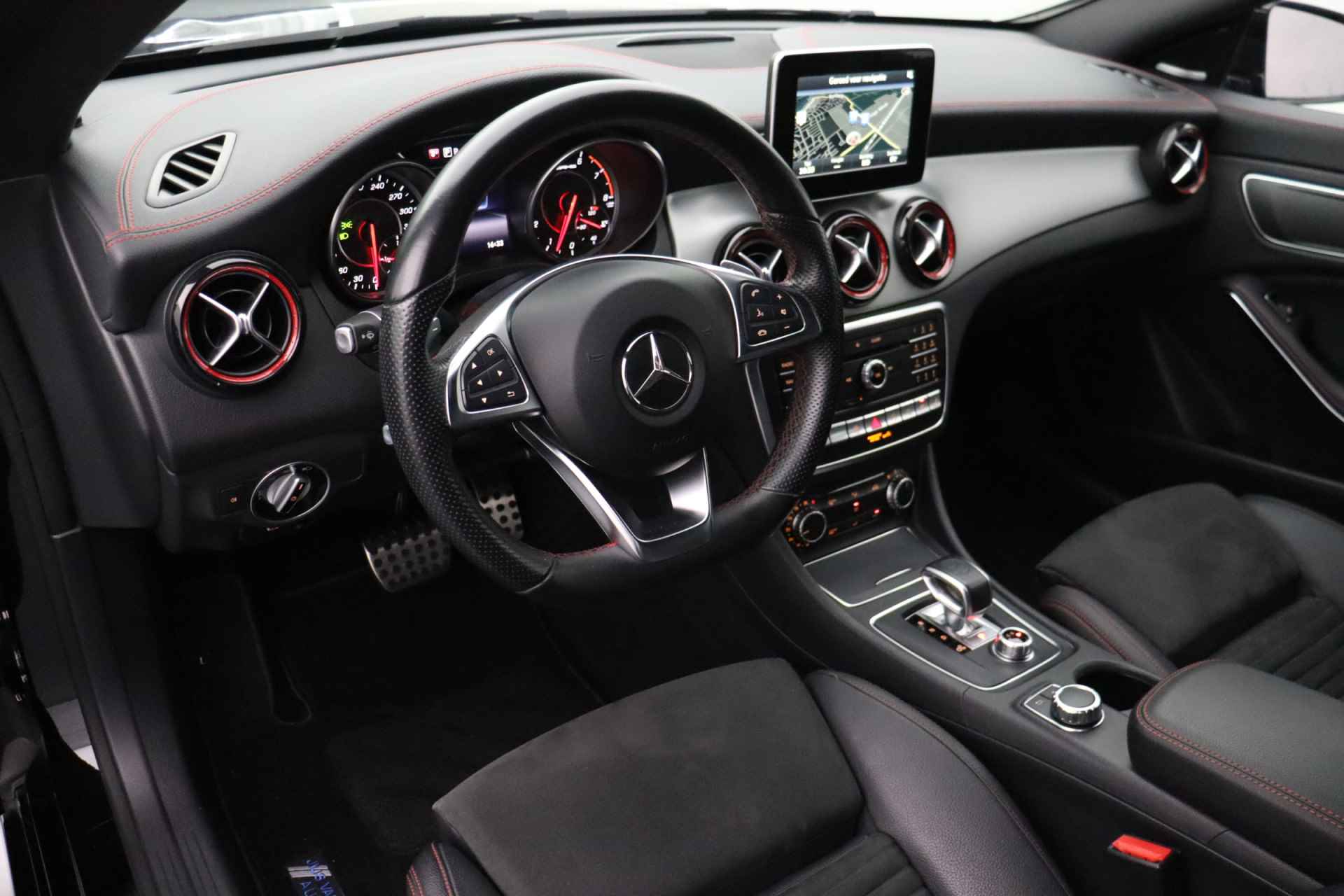 Mercedes-Benz CLA-Klasse Shooting Brake 45 AMG 4MATIC | Dealeronderhouden | Harman Kardon | Leder/alcantara | Navigatie - 9/32