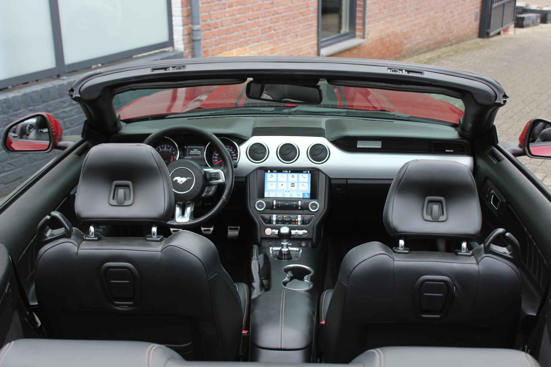 Ford Mustang Convertible 2.3 EcoBoost Custom Pack, Windscherm, Geheel compleet! - 50/50