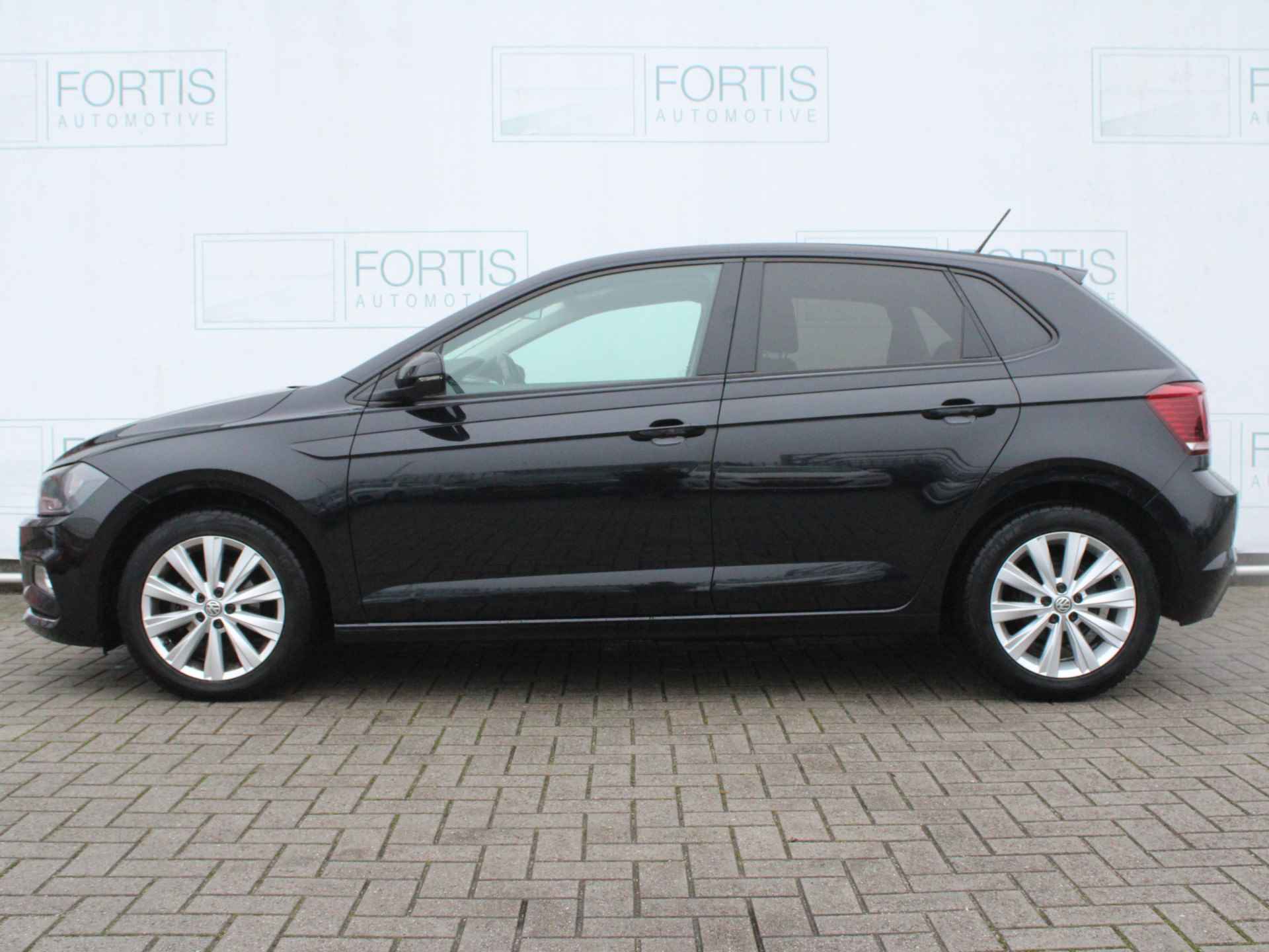 Volkswagen Polo 1.0 TSI Highline NL AUTO | DEALER ONDERHOUDEN | VELGEN | CARPLAY | ECC | - 13/22