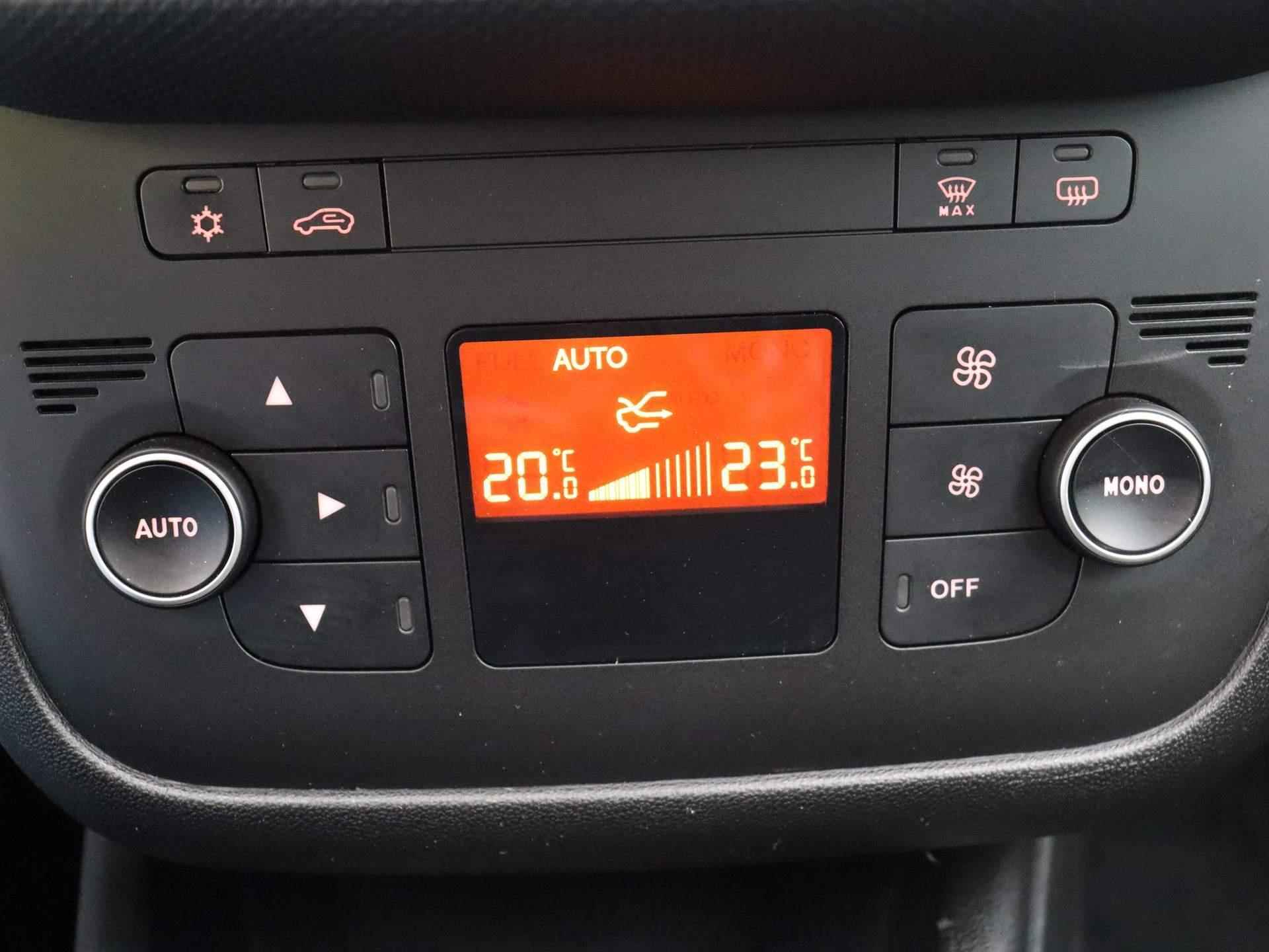 Fiat Punto Evo 0.9 TwinAir Sempre | Parkeersensoren achter | Slechts 45908 km | Climate Control | Navigatie Pakket | - 23/38