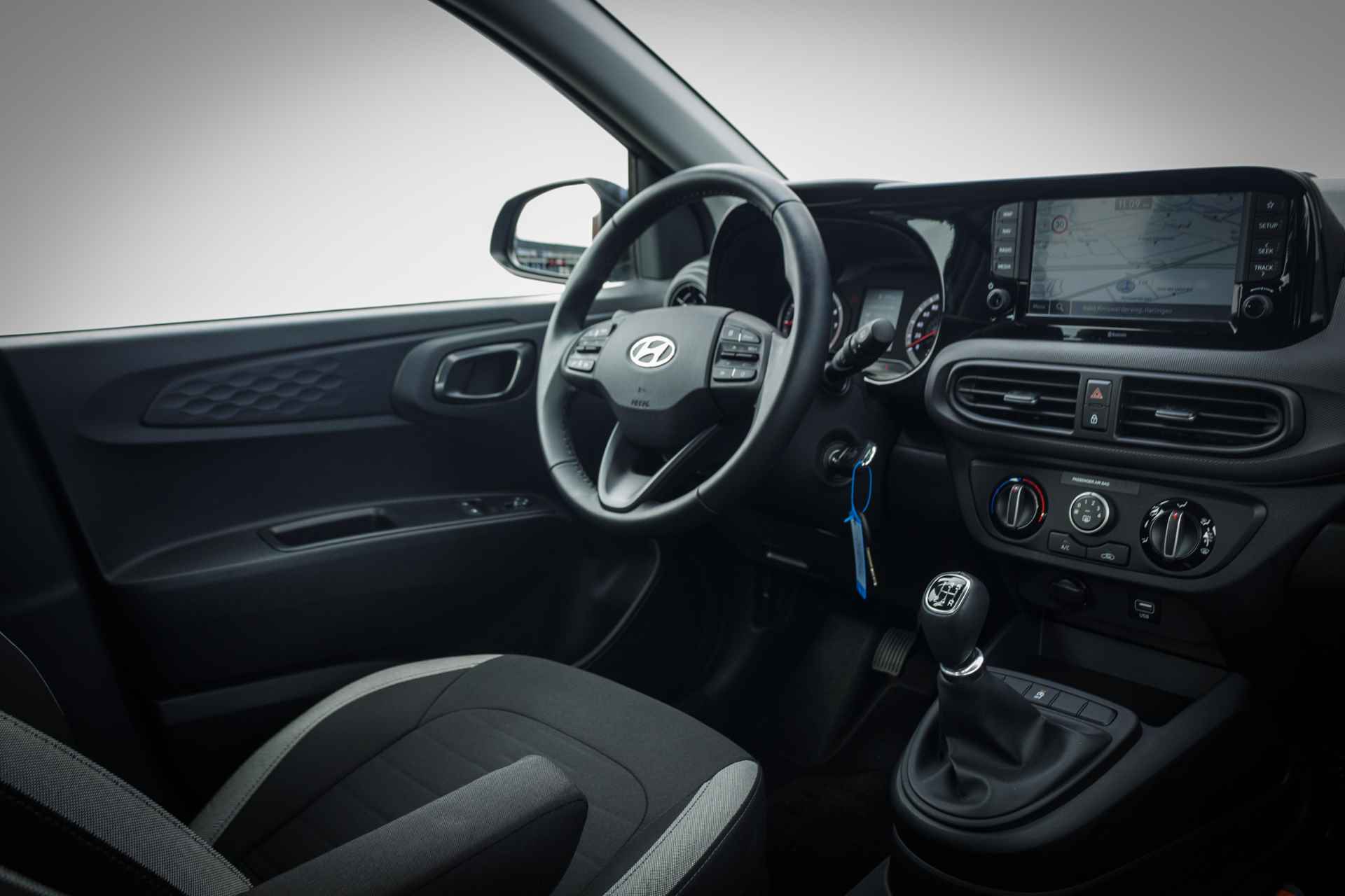 Hyundai i10 1.0 67 PK Comfort Smart 1 EIGN Rijklaar UNIEK !!!! | Airco | Elek. Pakket | Cr control | Navigatie | - 4/24