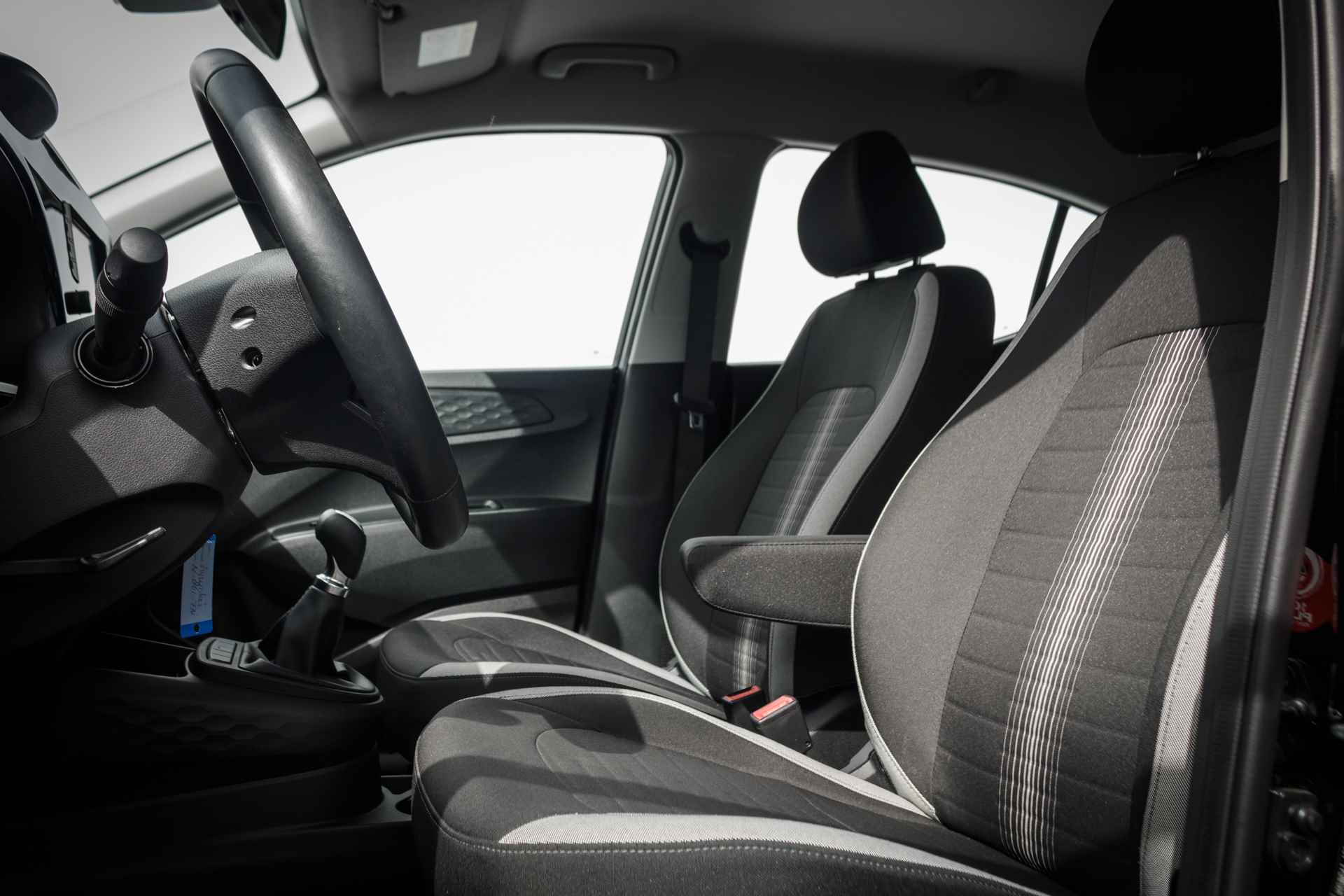Hyundai i10 1.0 67 PK Comfort Smart 1 EIGN Rijklaar UNIEK !!!! | Airco | Elek. Pakket | Cr control | Navigatie | - 8/24