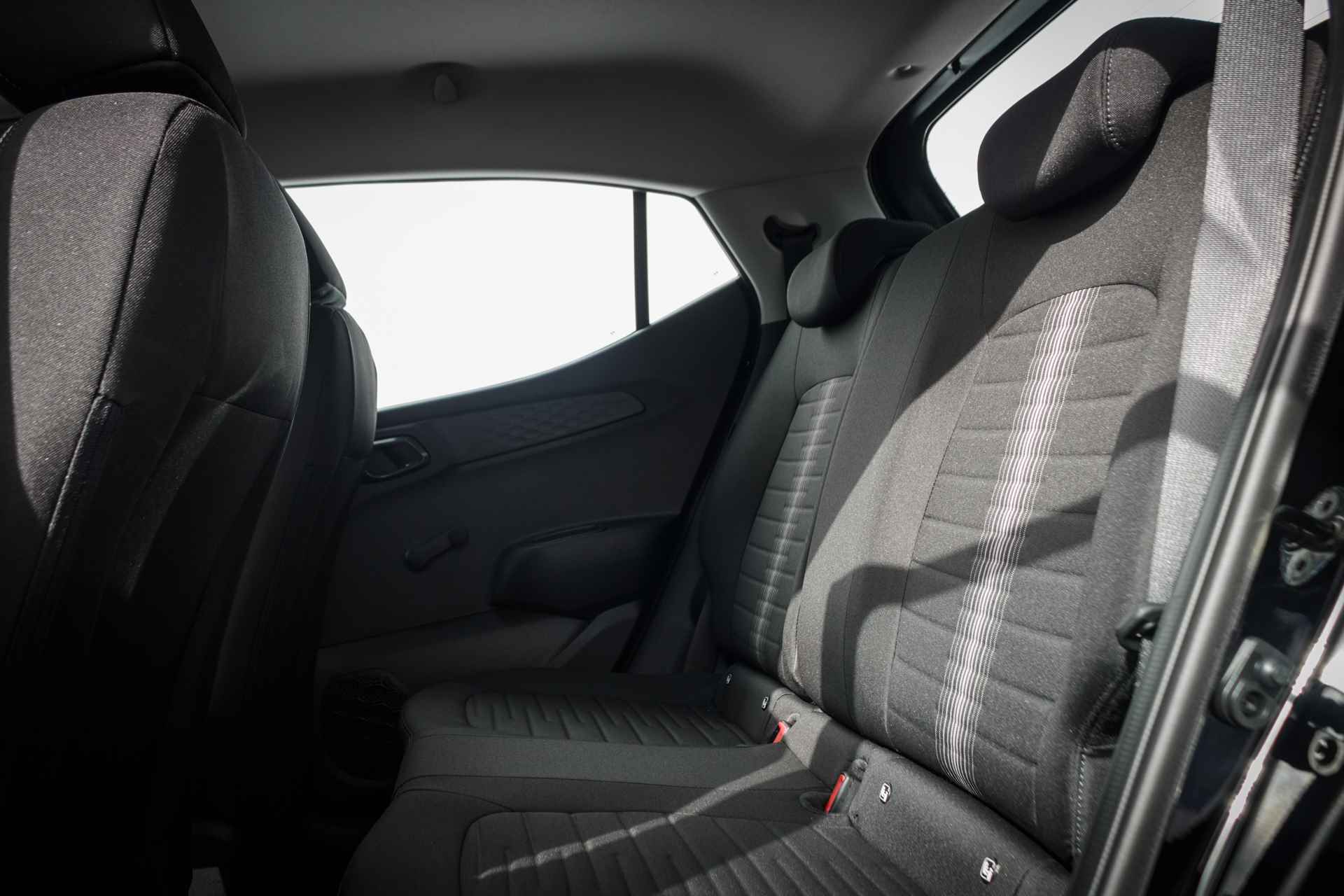 Hyundai i10 1.0 67 PK Comfort Smart 1 EIGN Rijklaar UNIEK !!!! | Airco | Elek. Pakket | Cr control | Navigatie | - 9/24