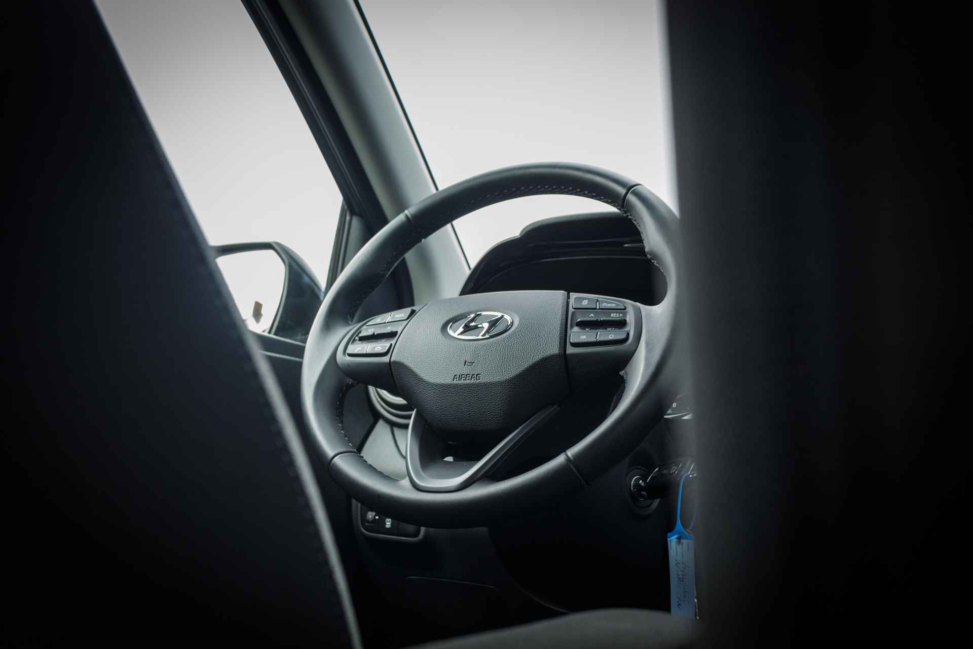 Hyundai i10 1.0 67 PK Comfort Smart 1 EIGN Rijklaar UNIEK !!!! | Airco | Elek. Pakket | Cr control | Navigatie | - 17/24