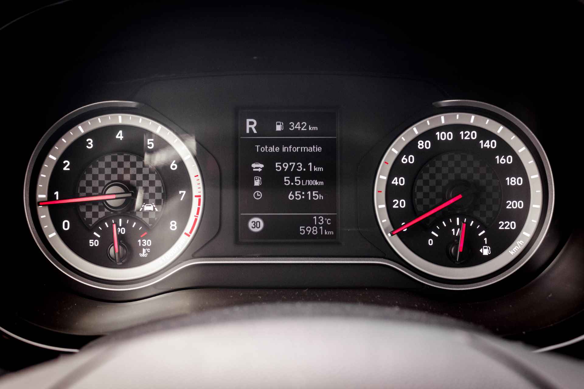 Hyundai i10 1.0 67 PK Comfort Smart 1 EIGN Rijklaar UNIEK !!!! | Airco | Elek. Pakket | Cr control | Navigatie | - 19/24