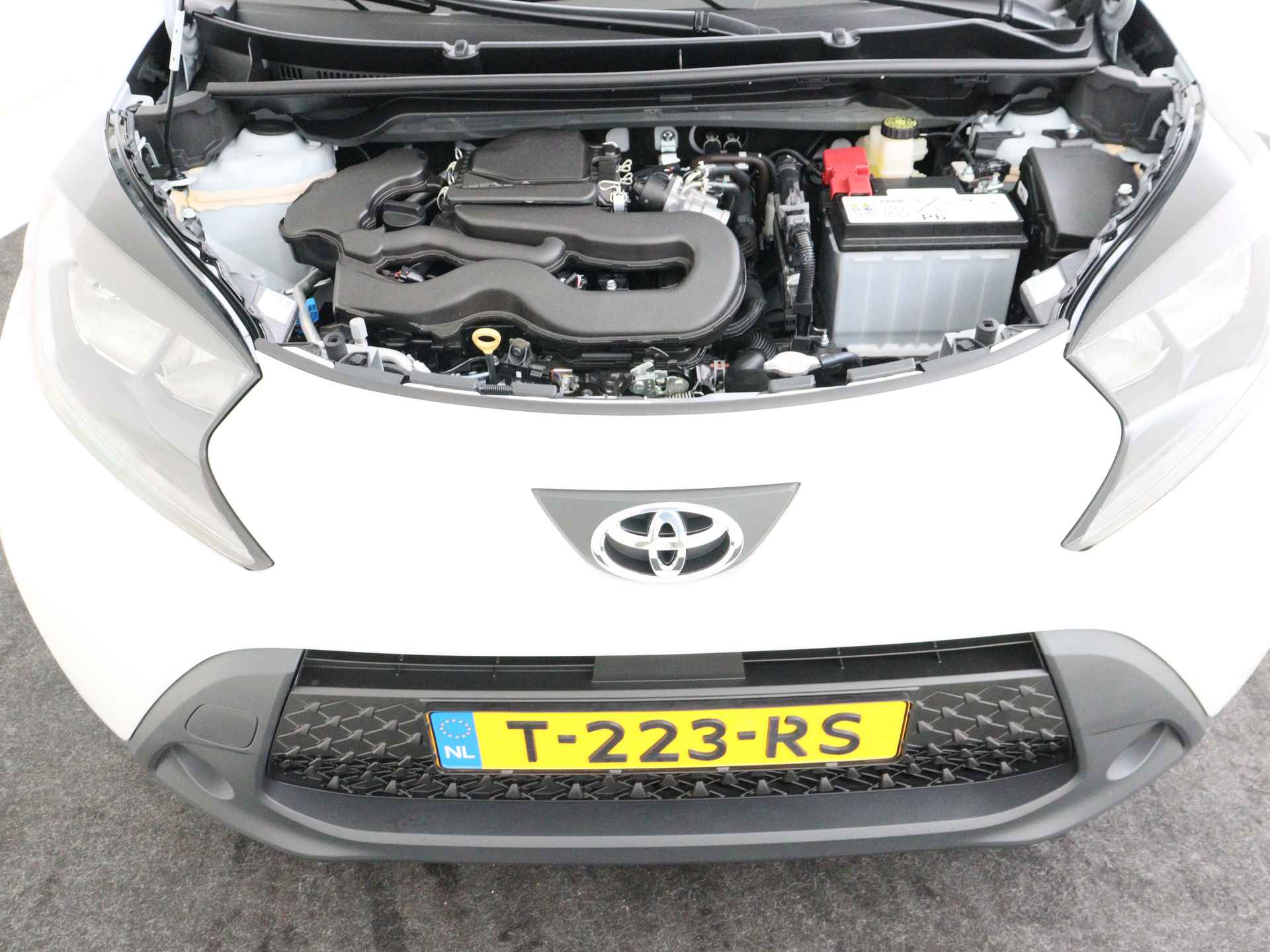 Toyota Aygo X 1.0 VVT-i S-CVT play *demo | Airco | Cruise Control | Apple CarPlay/ Android Auto | - 34/38