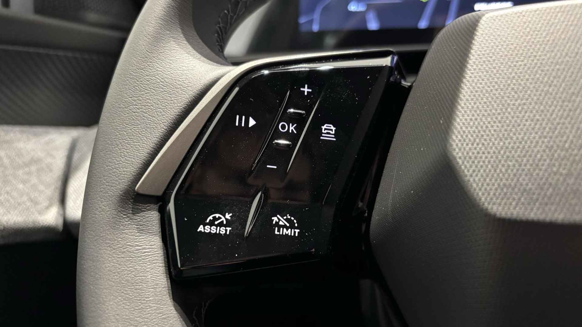 Peugeot 5008 Hybrid Allure - NAVIGATIE - 360 CAMERA - I-TOGGLES - 11/28